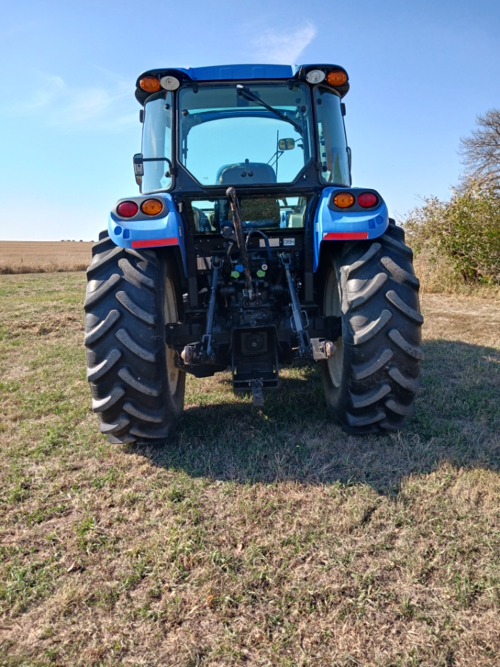 2015 New Holland T4-100 Tractor