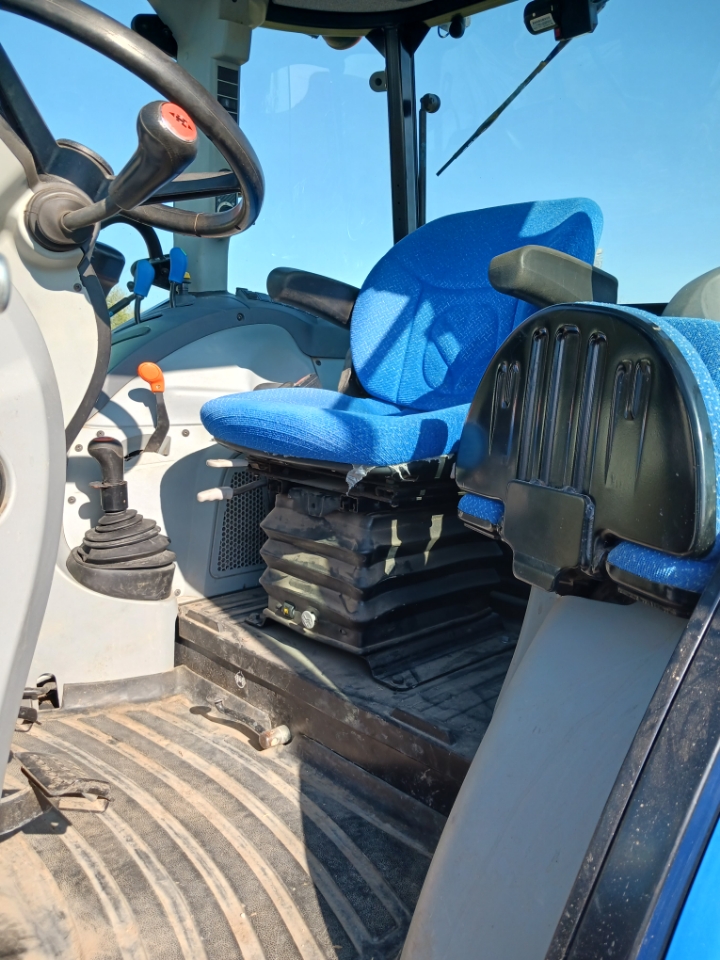 2015 New Holland T4-100 Tractor