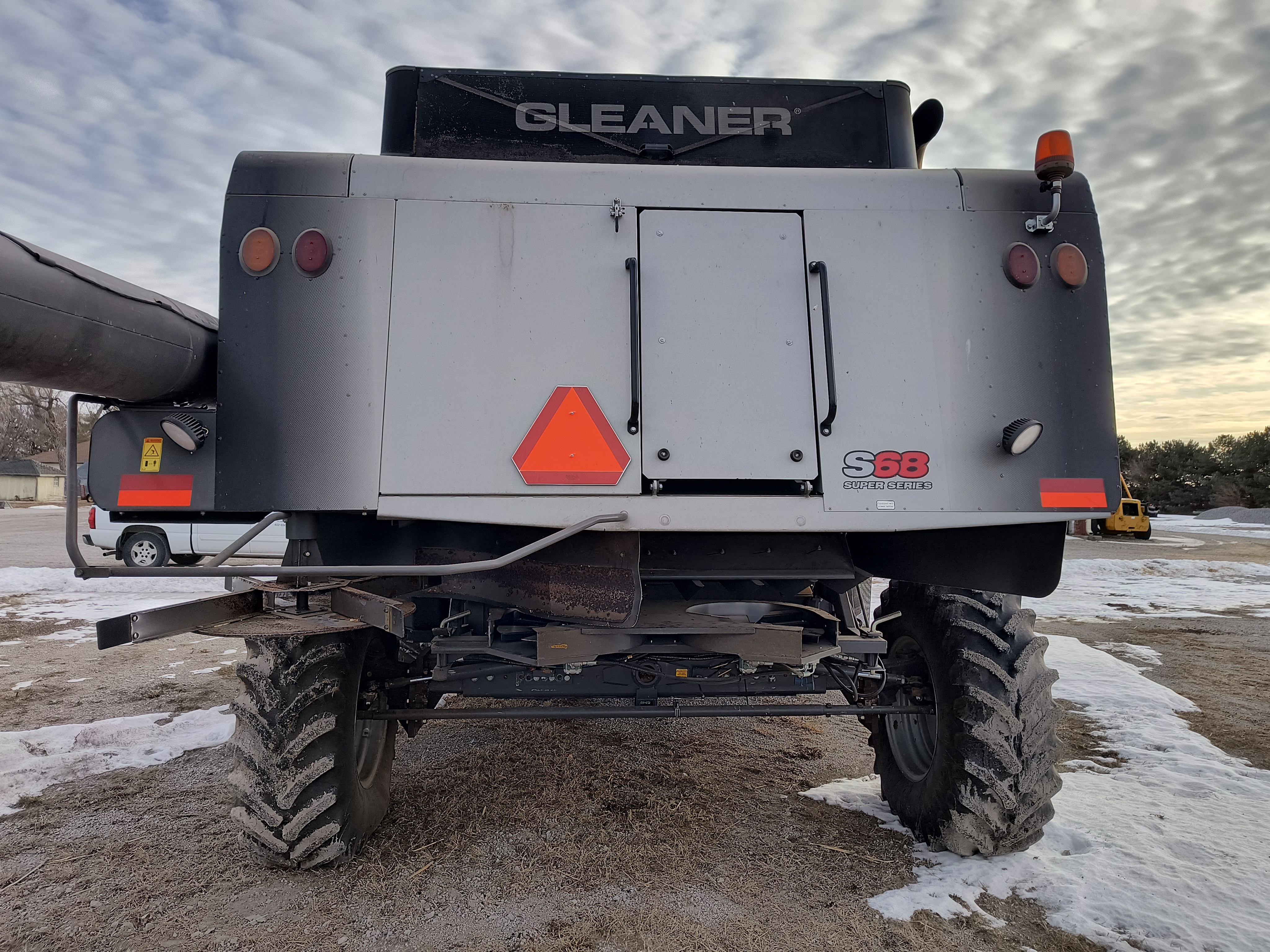 2015 Gleaner S68 Combine