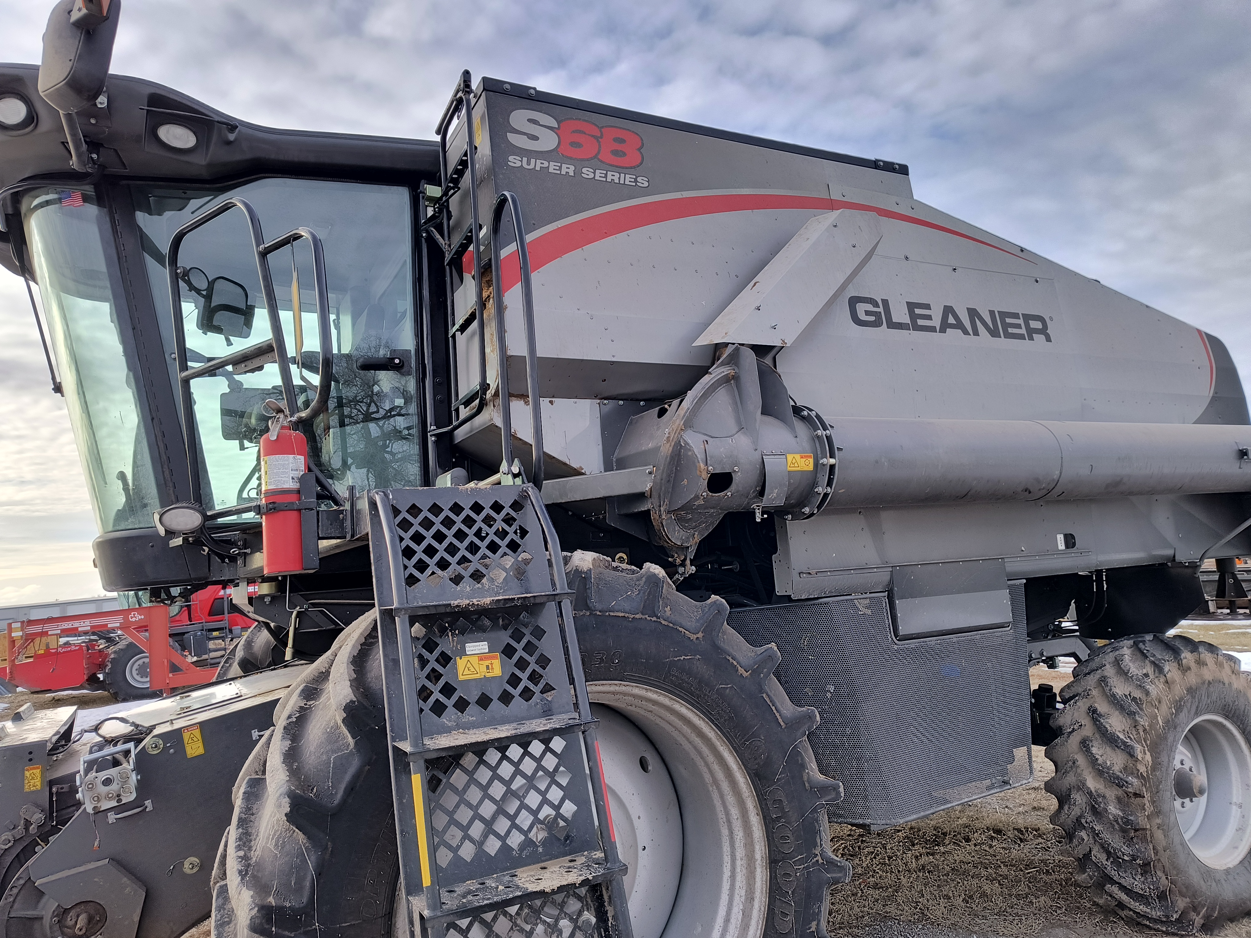 2015 Gleaner S68 Combine