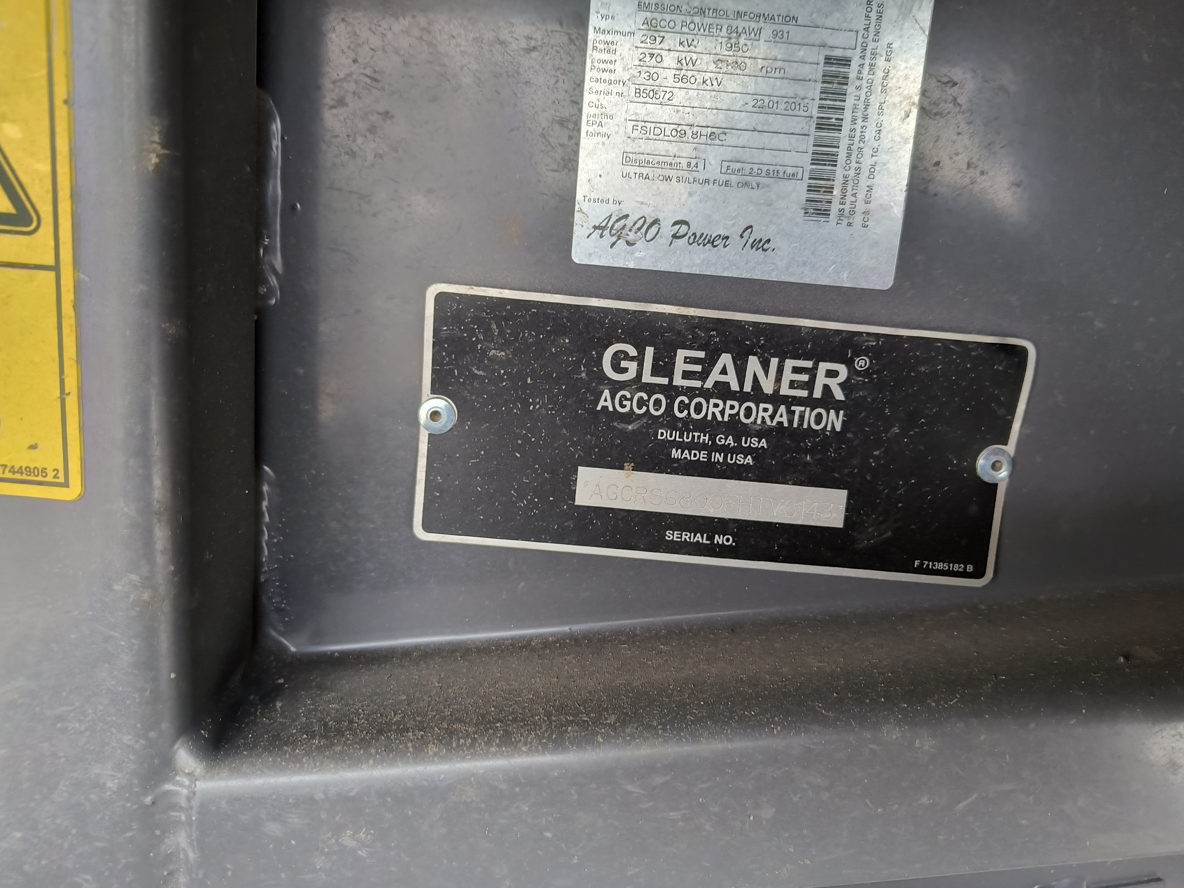 2015 Gleaner S68 Combine