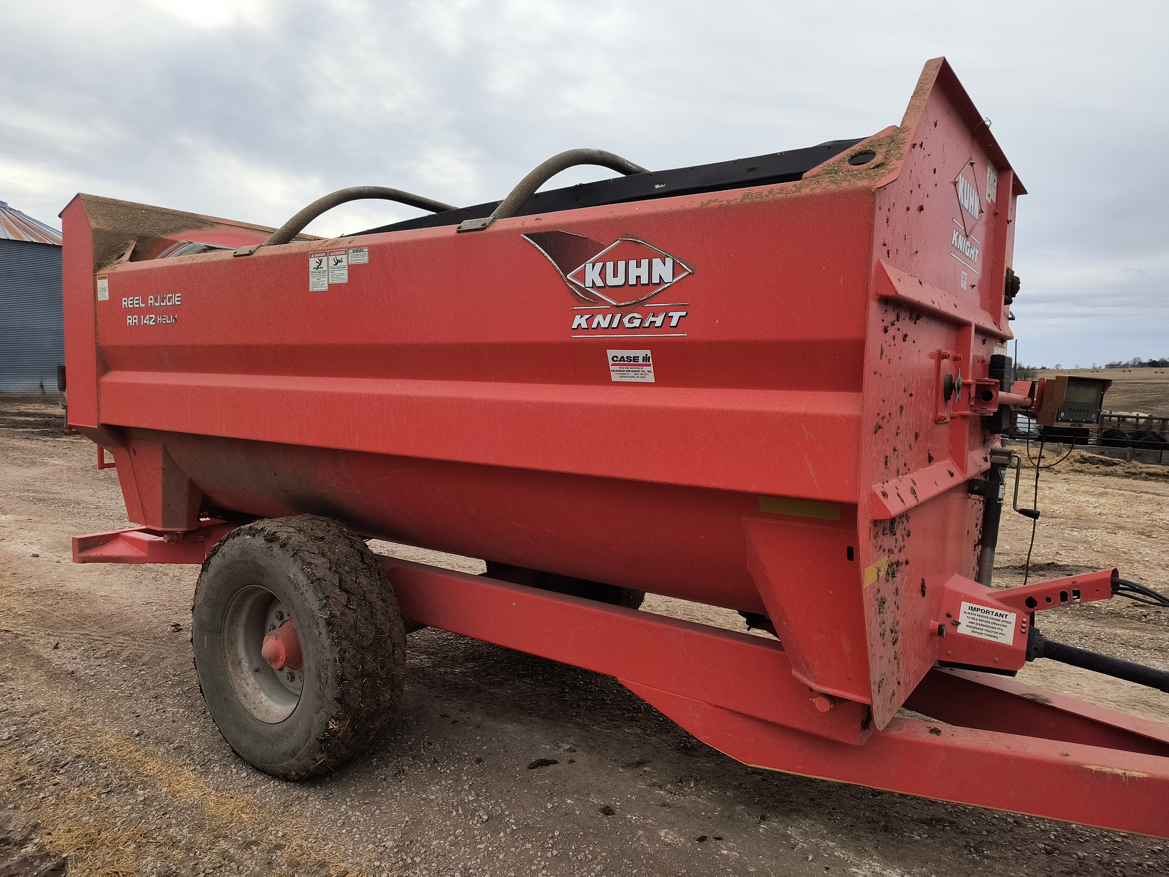 2013 Kuhn Knight RA142 Feed Wagon