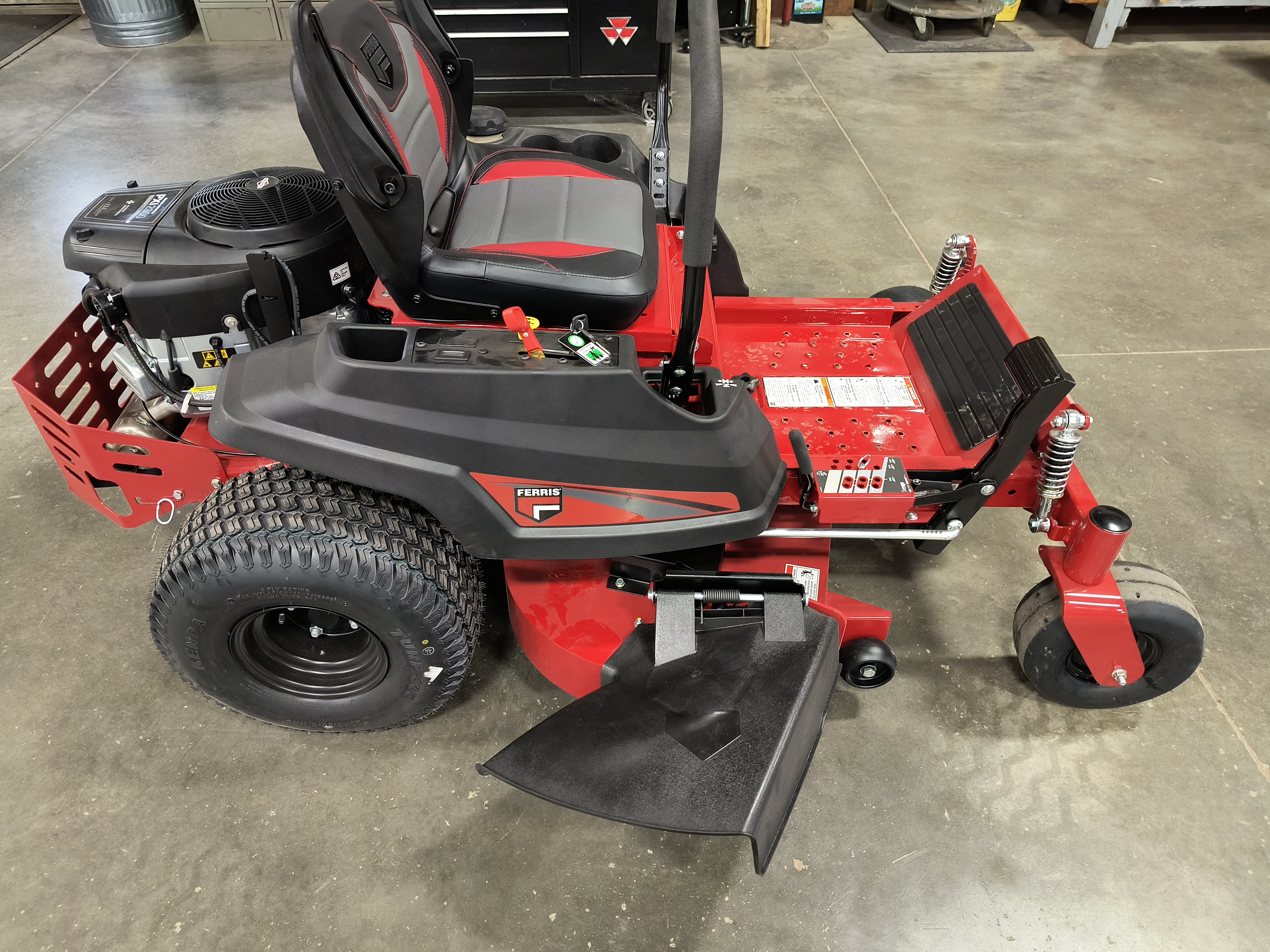 2025 Ferris 300S 23 Mower/Zero Turn