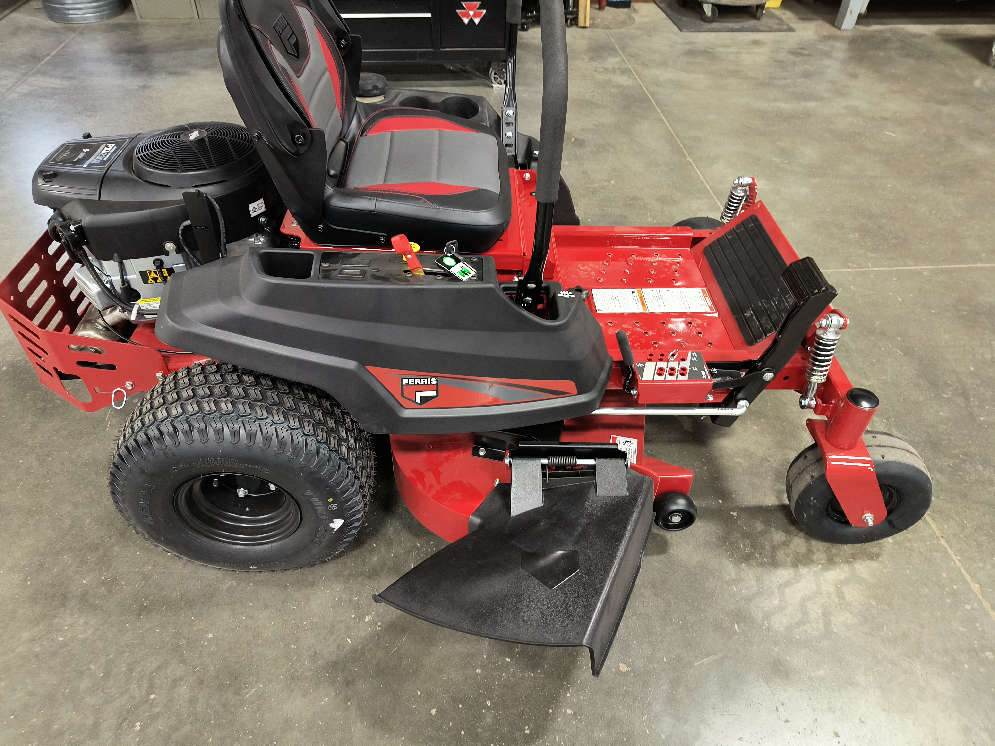 2025 Ferris 300S 23 Mower/Zero Turn
