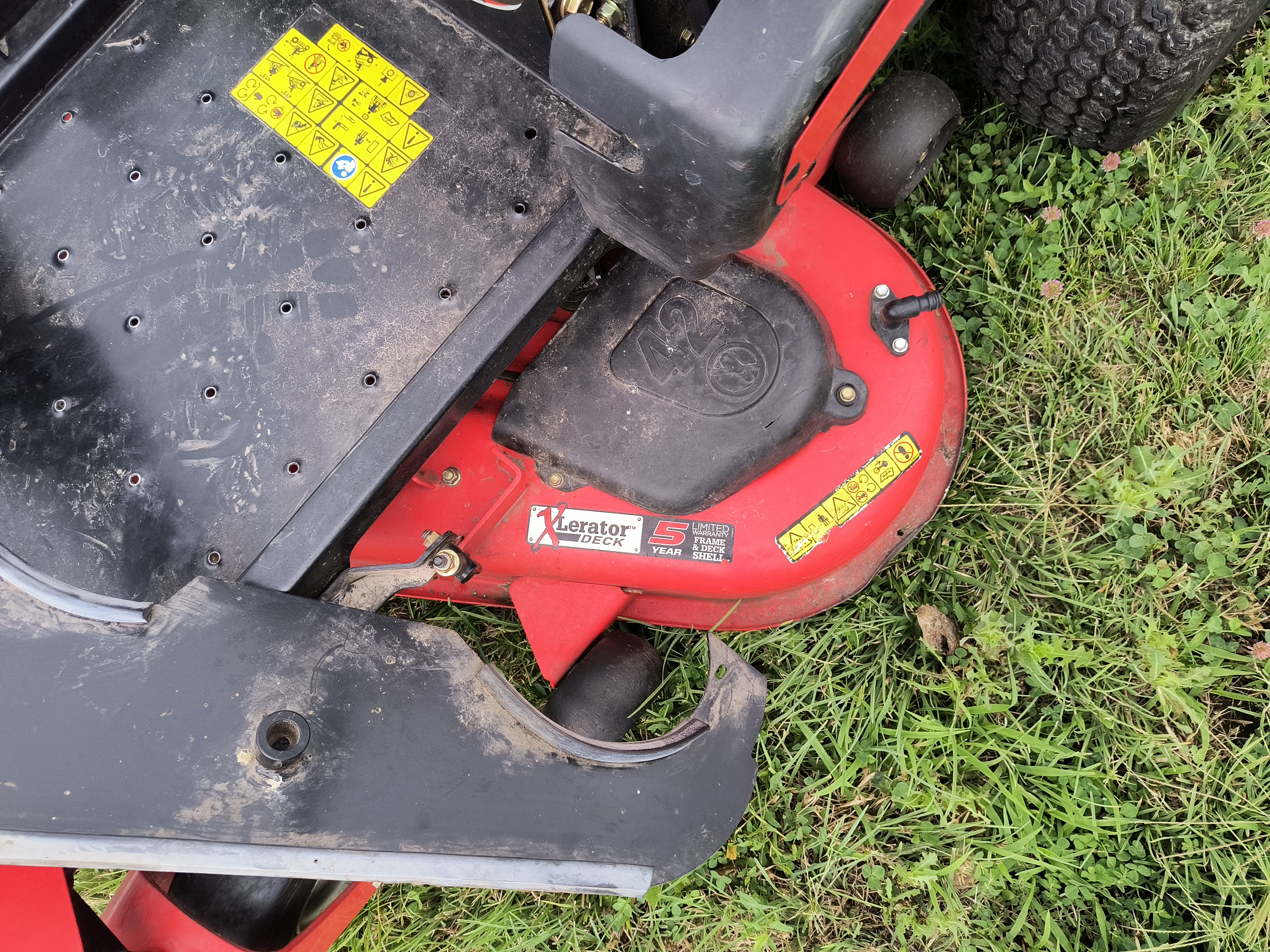 2012 Gravely ZT XL 42 Mower/Zero Turn