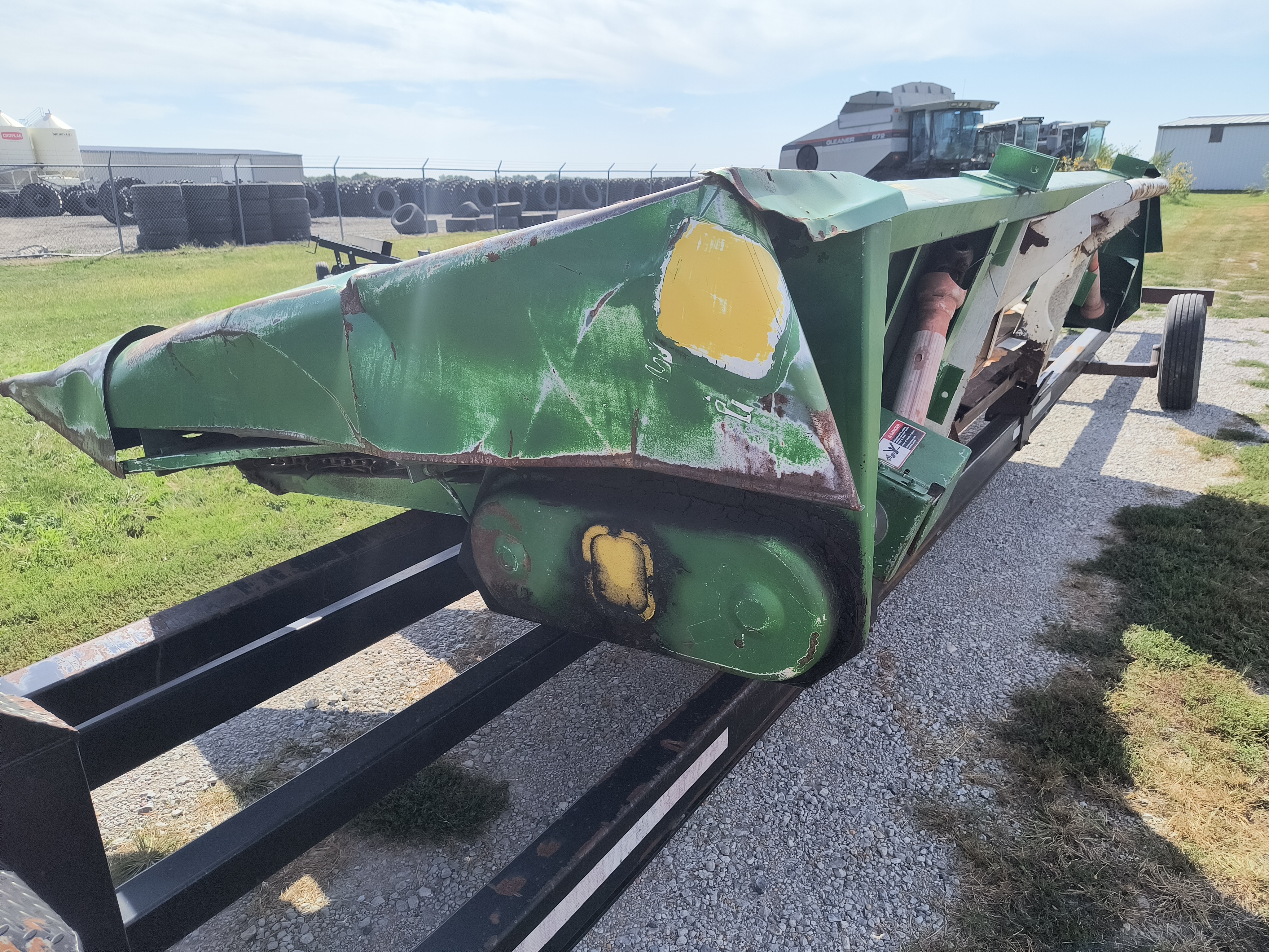 1992 John Deere 643 Header Combine