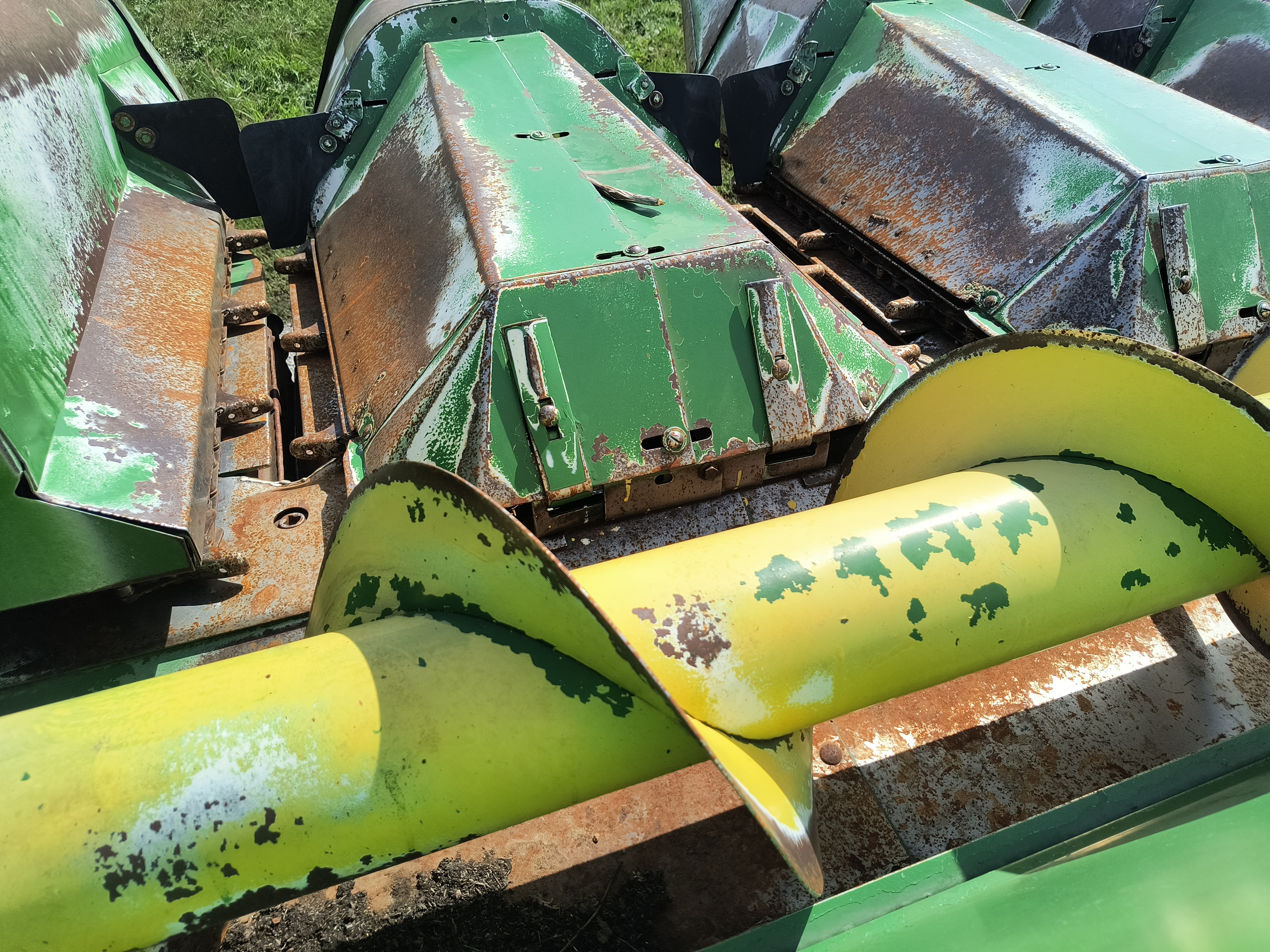 1992 John Deere 643 Header Combine