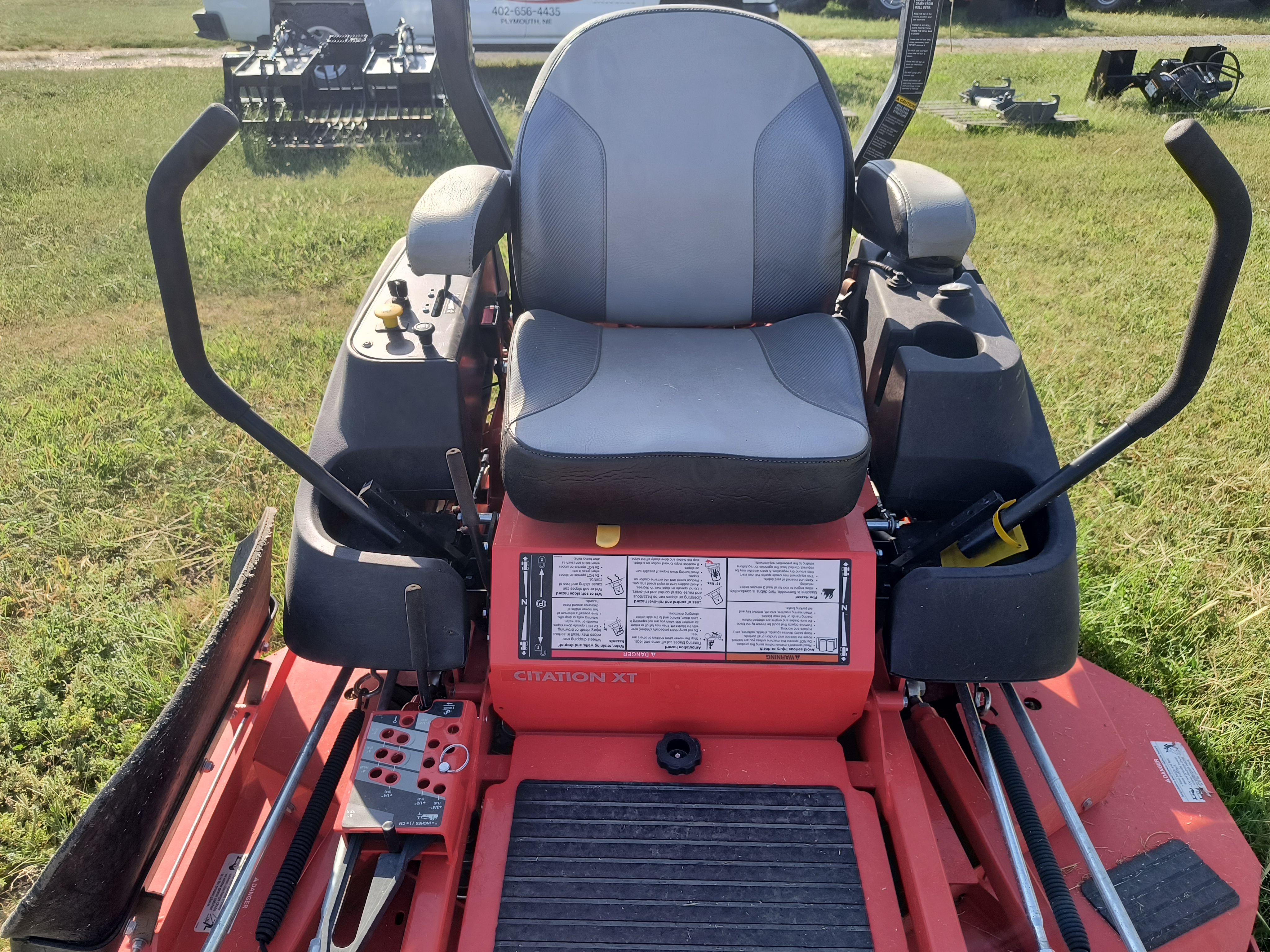 2019 Simplicity CitationXT 27 Mower/Zero Turn