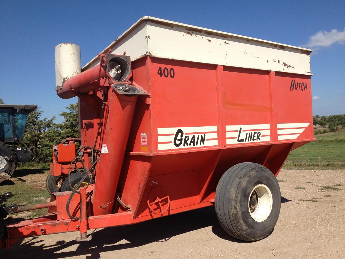 Hutchinson 400 Grain Cart