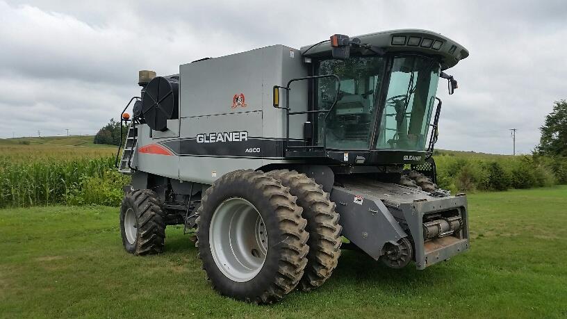 2008 Gleaner A75 Combine