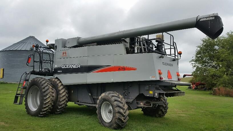 2008 Gleaner A75 Combine