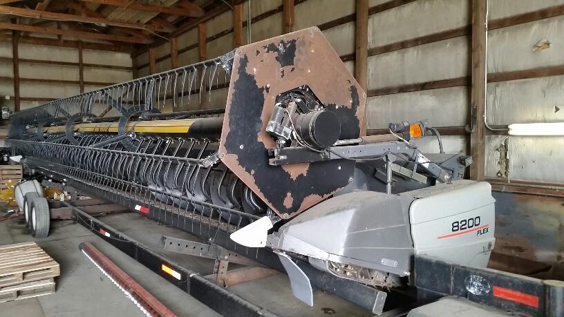 2008 Gleaner 8200 Header Flex