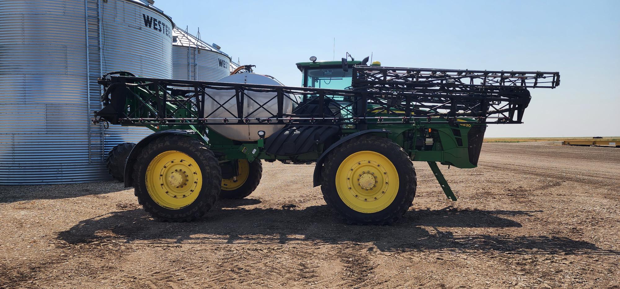 2011 John Deere 4930 Sprayer/High Clearance