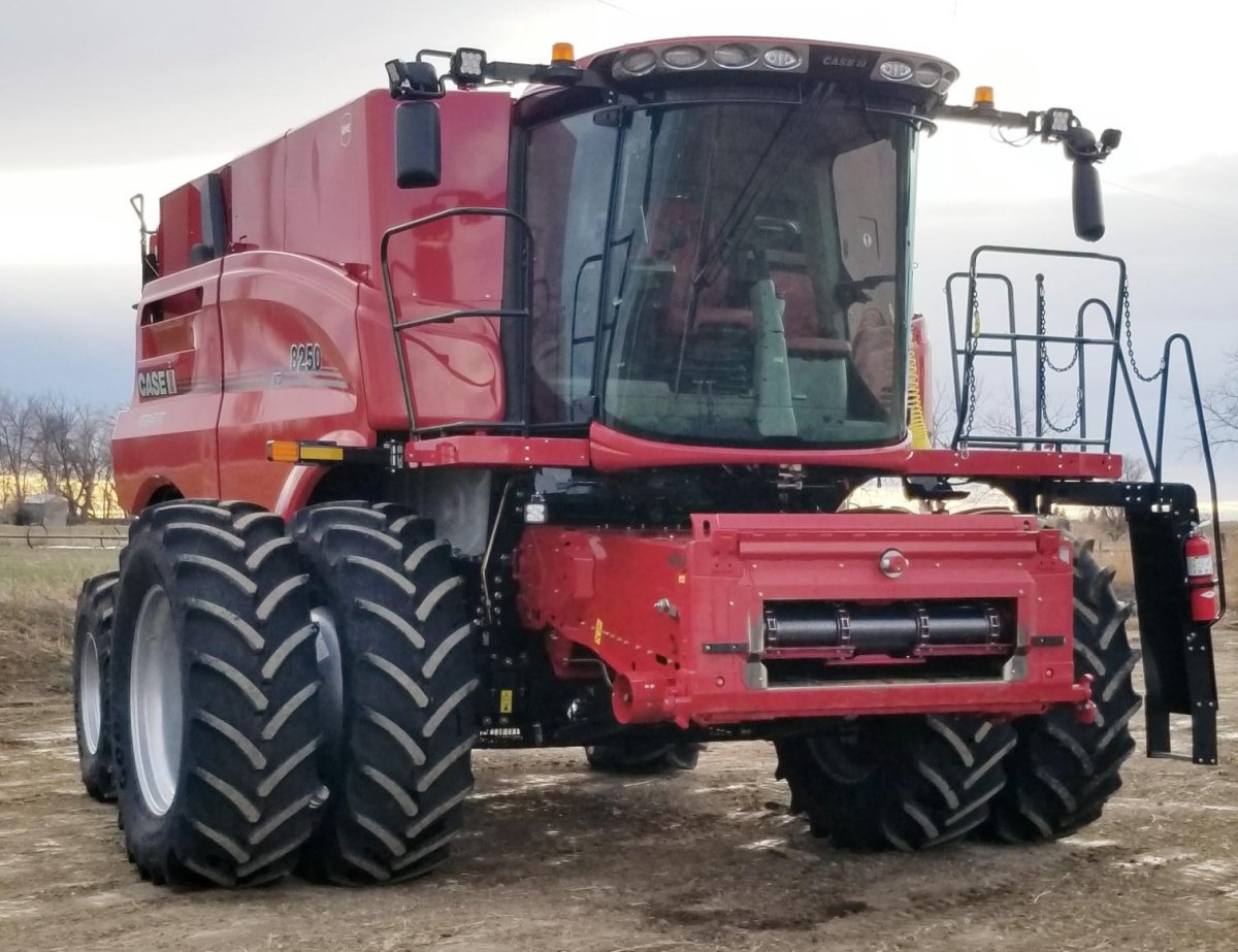 2023 Case 8250 Combine