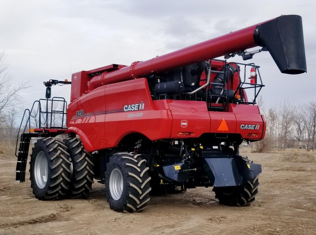 2023 Case 8250 Combine