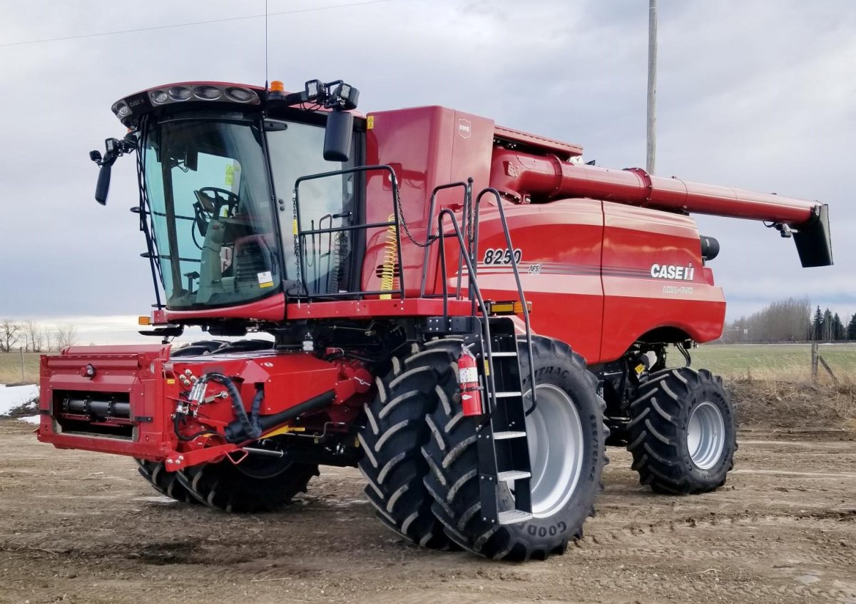 2023 Case 8250 Combine