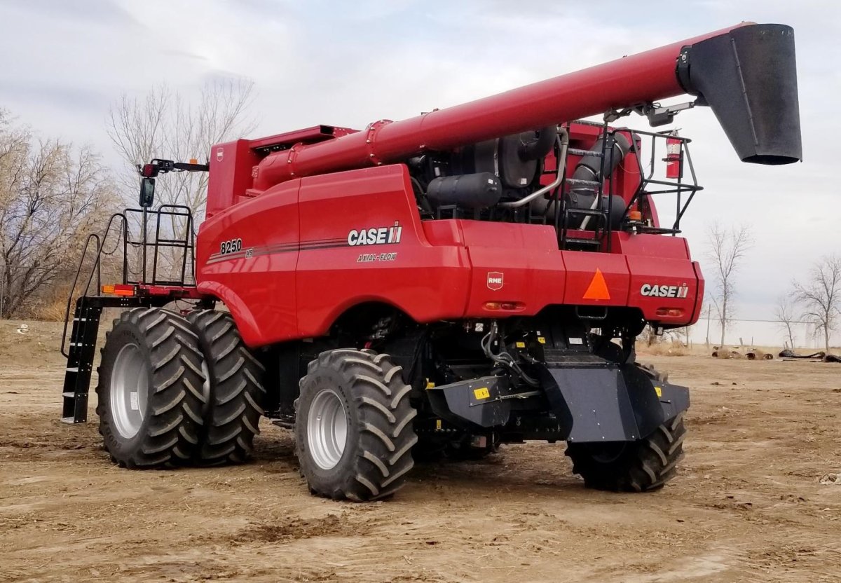 2023 Case 8250 Combine