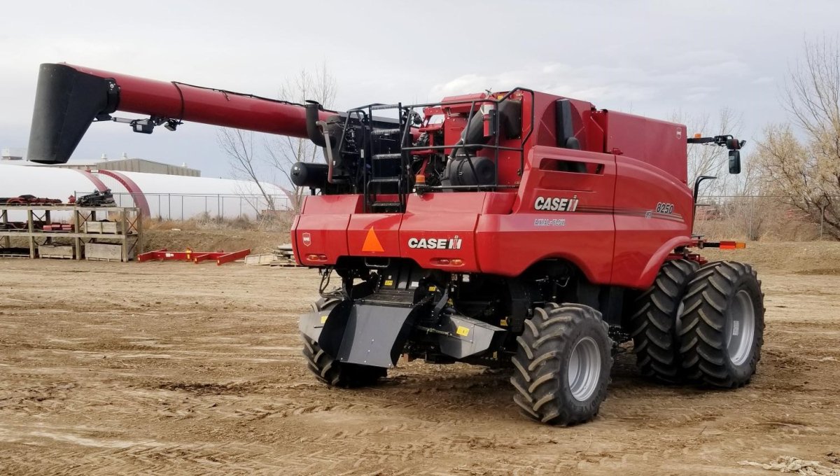 2023 Case 8250 Combine