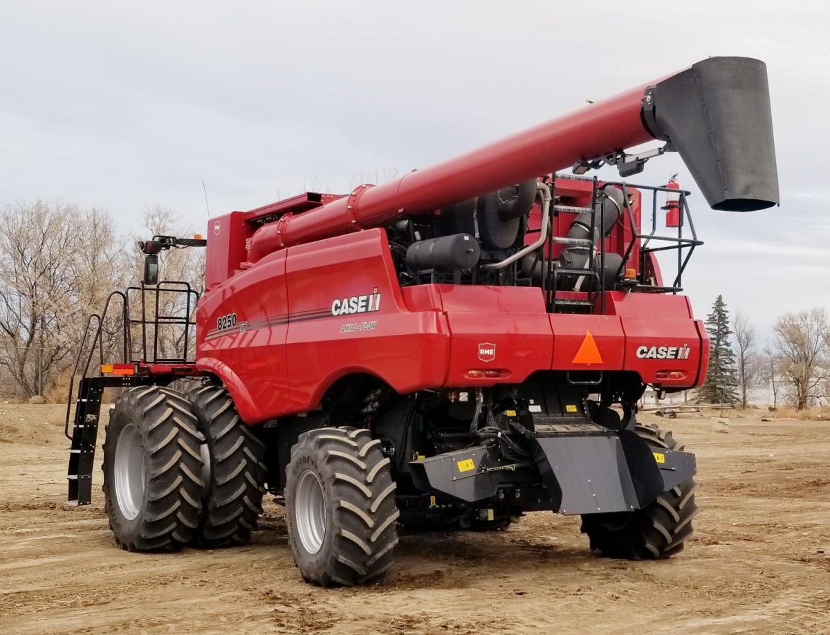2023 Case 8250 Combine
