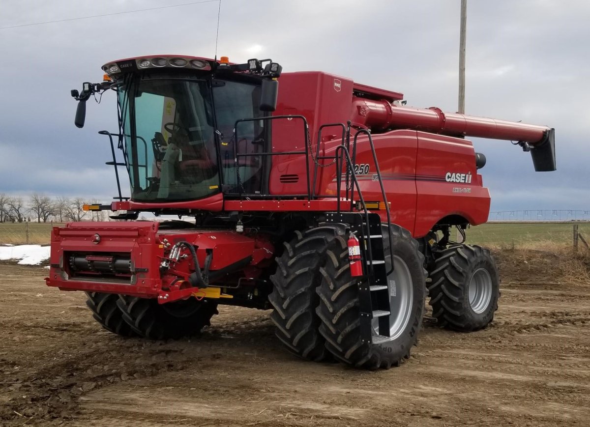 2023 Case 8250 Combine