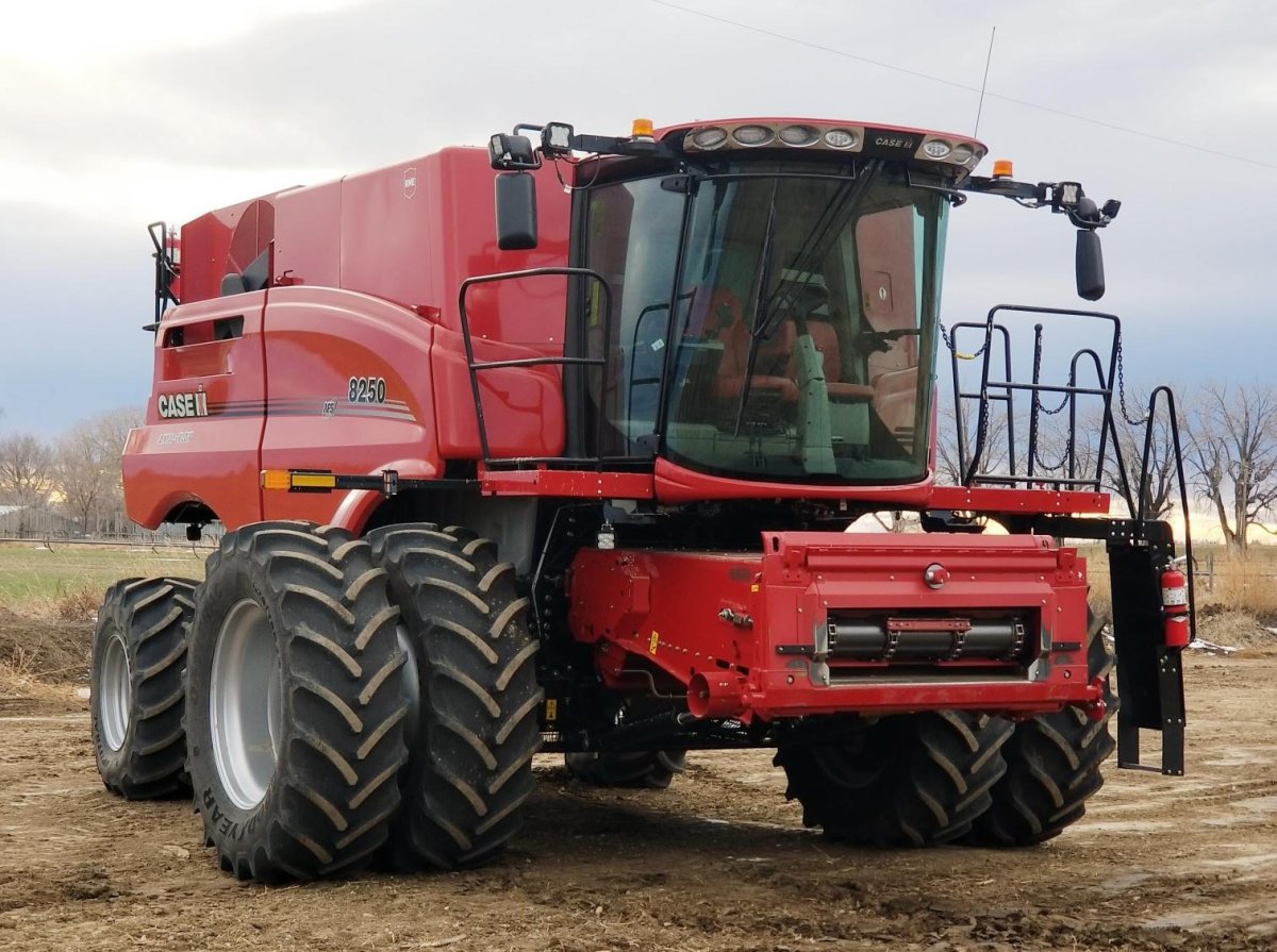 2023 Case 8250 Combine