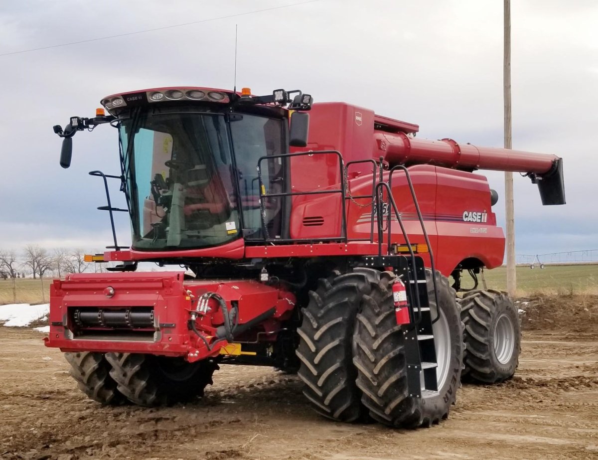 2023 Case 8250 Combine