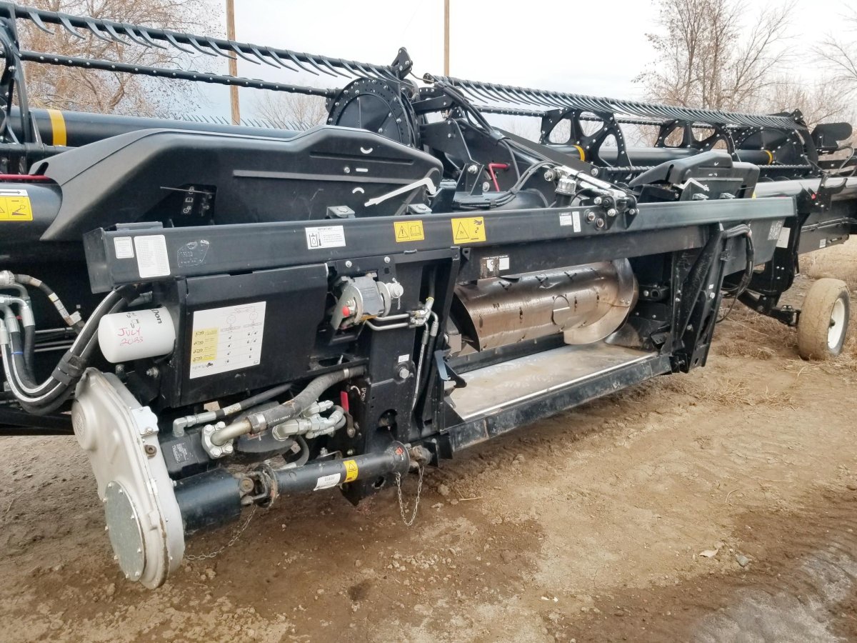 2021 MacDon FD140 Header Combine