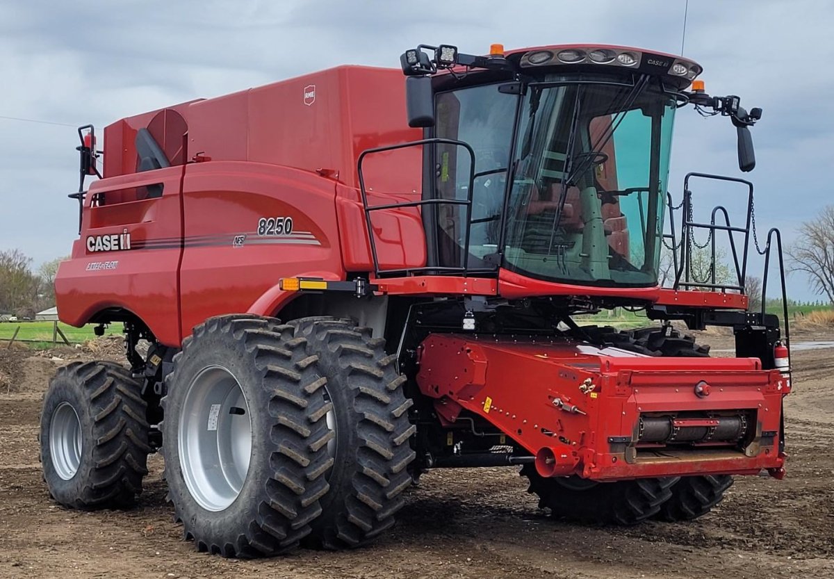 2021 Case 8250 Combine
