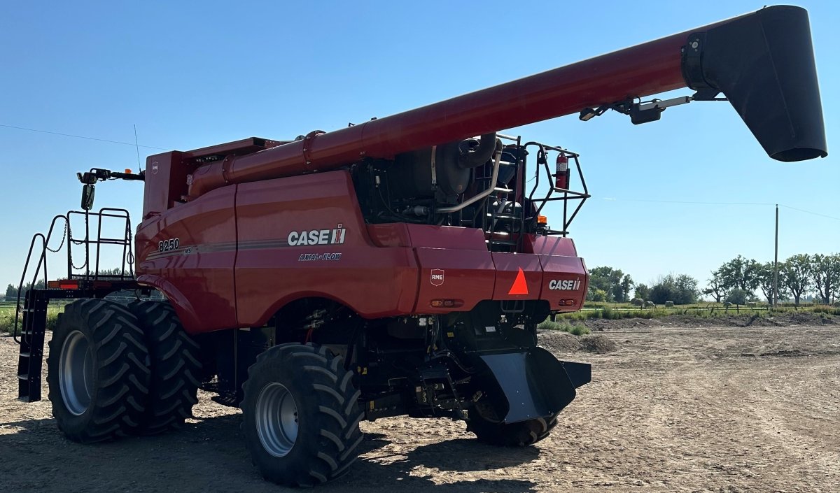 2022 Case 8250 Combine