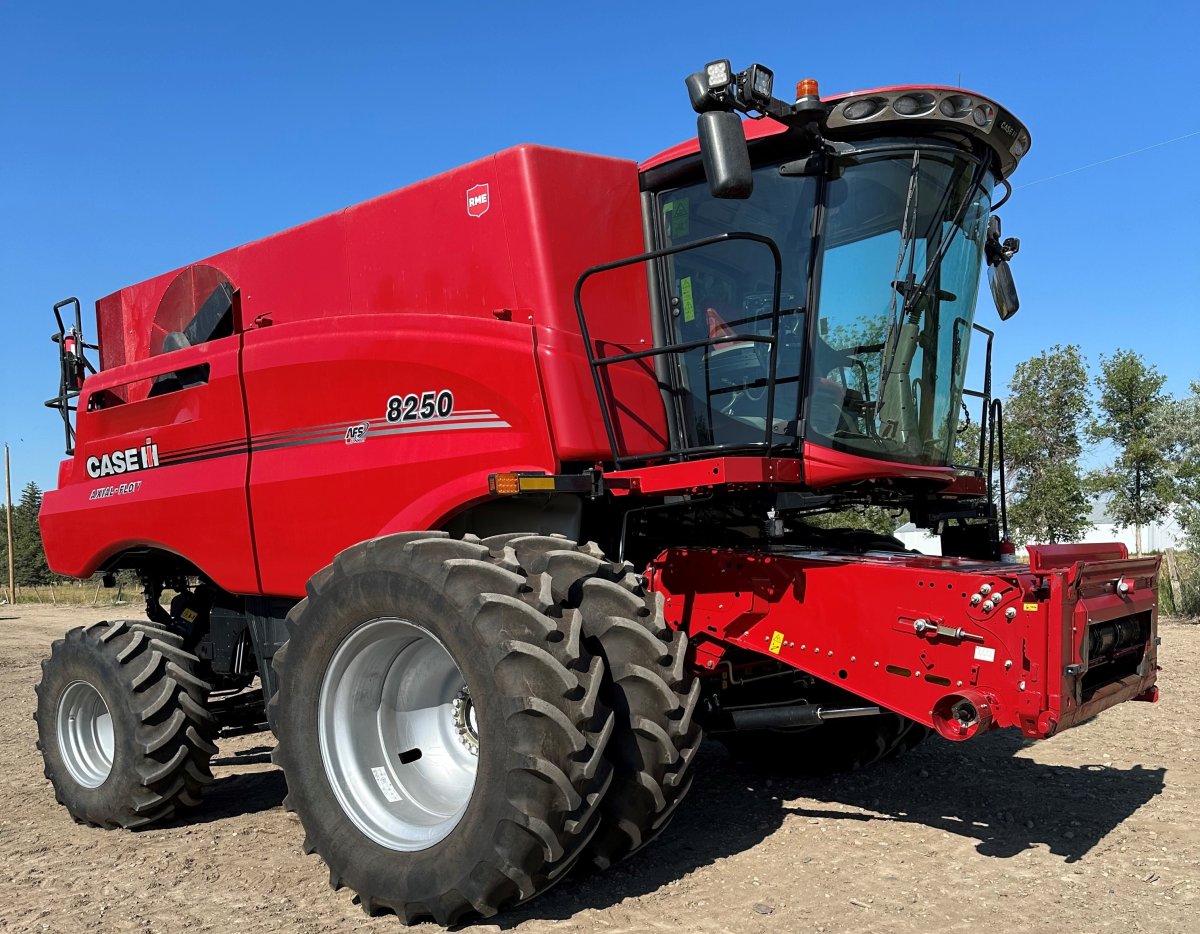 2022 Case 8250 Combine