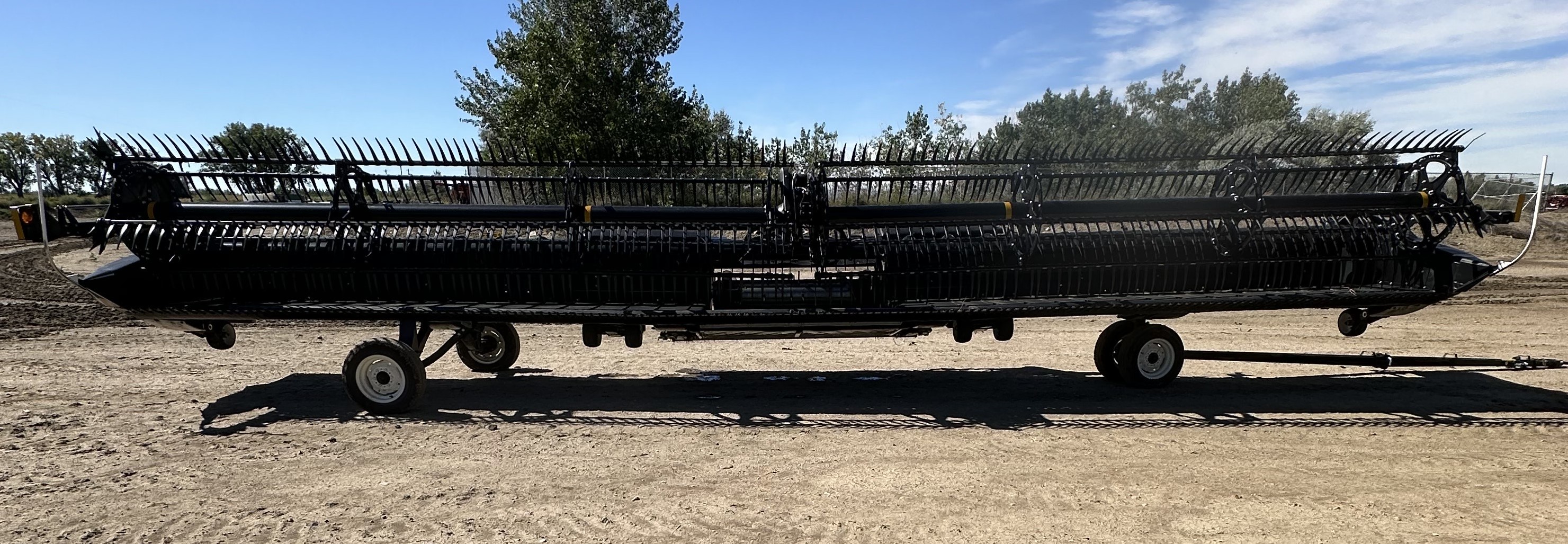 2022 MacDon FD140 Header Combine