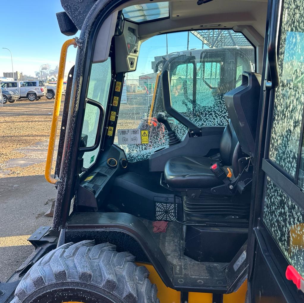 JCB 270 T4 Skid Steer Loader