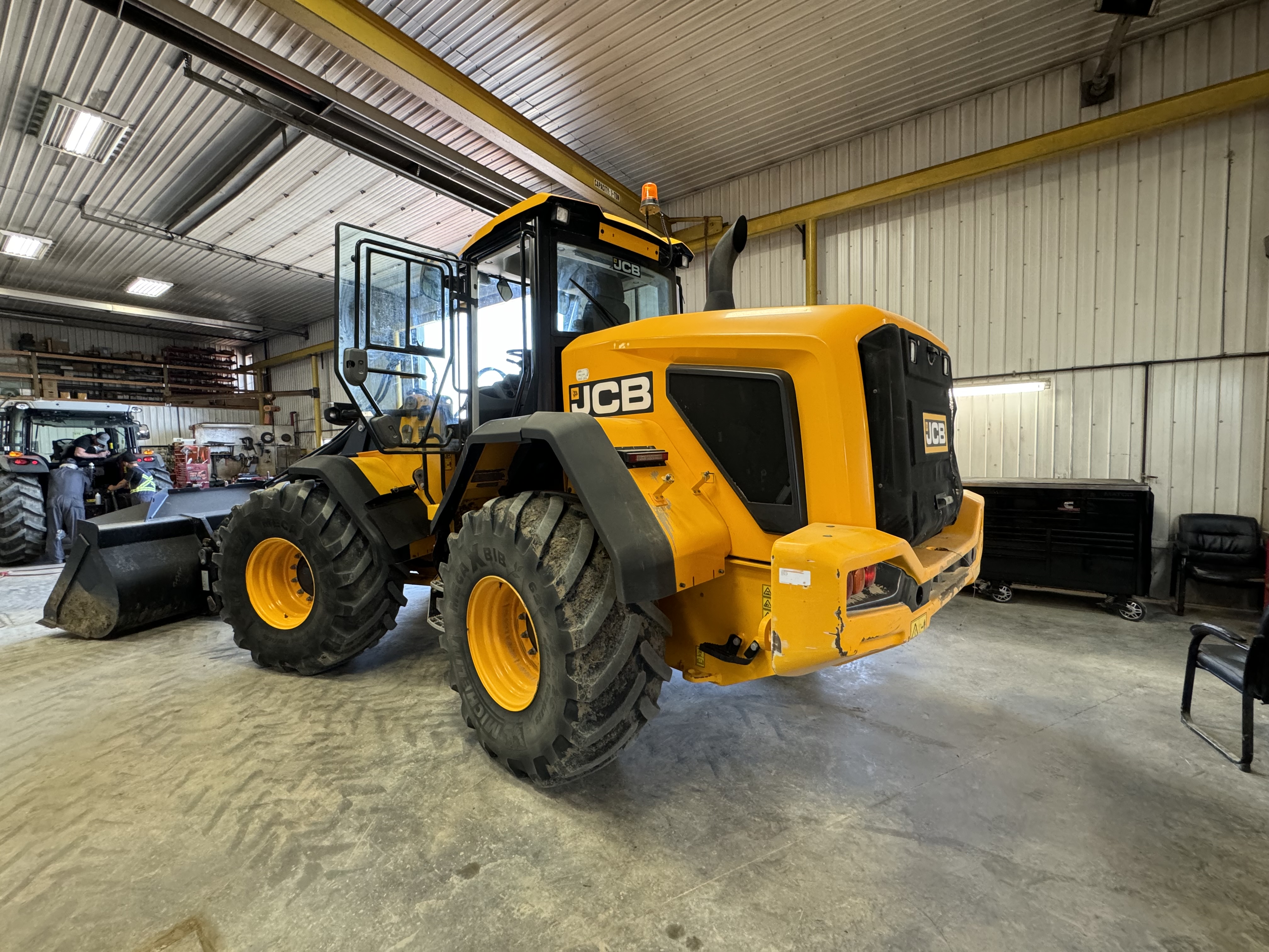 2020 JCB 437 Wheel Loader