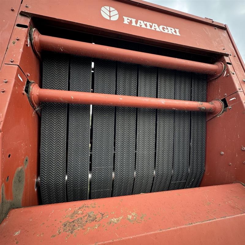 AGCO Hesston 560 Baler/Round