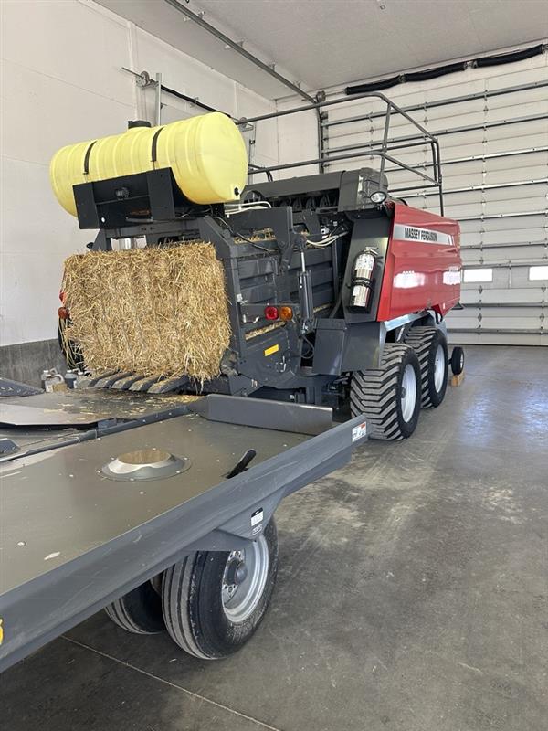 Massey Ferguson 2270 Baler/Square