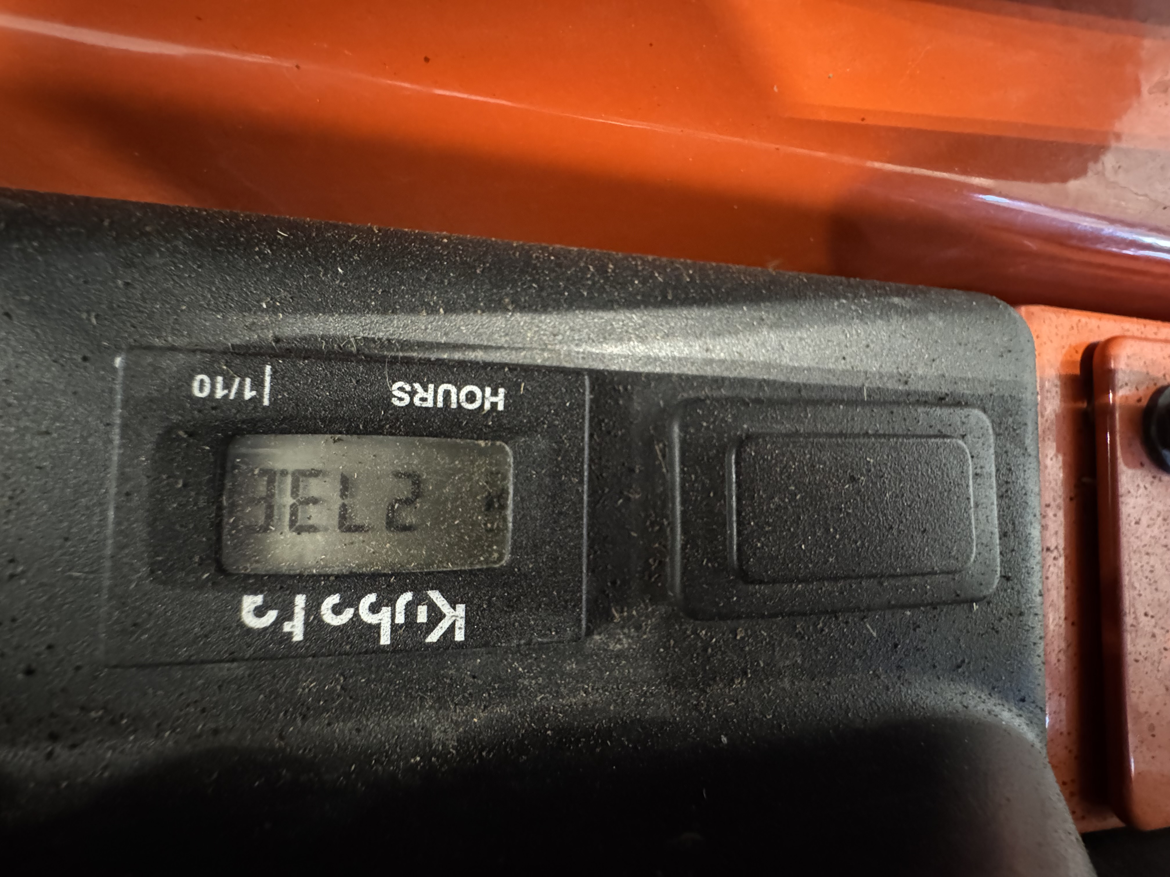 2018 Kubota Z125E Mower/Zero Turn