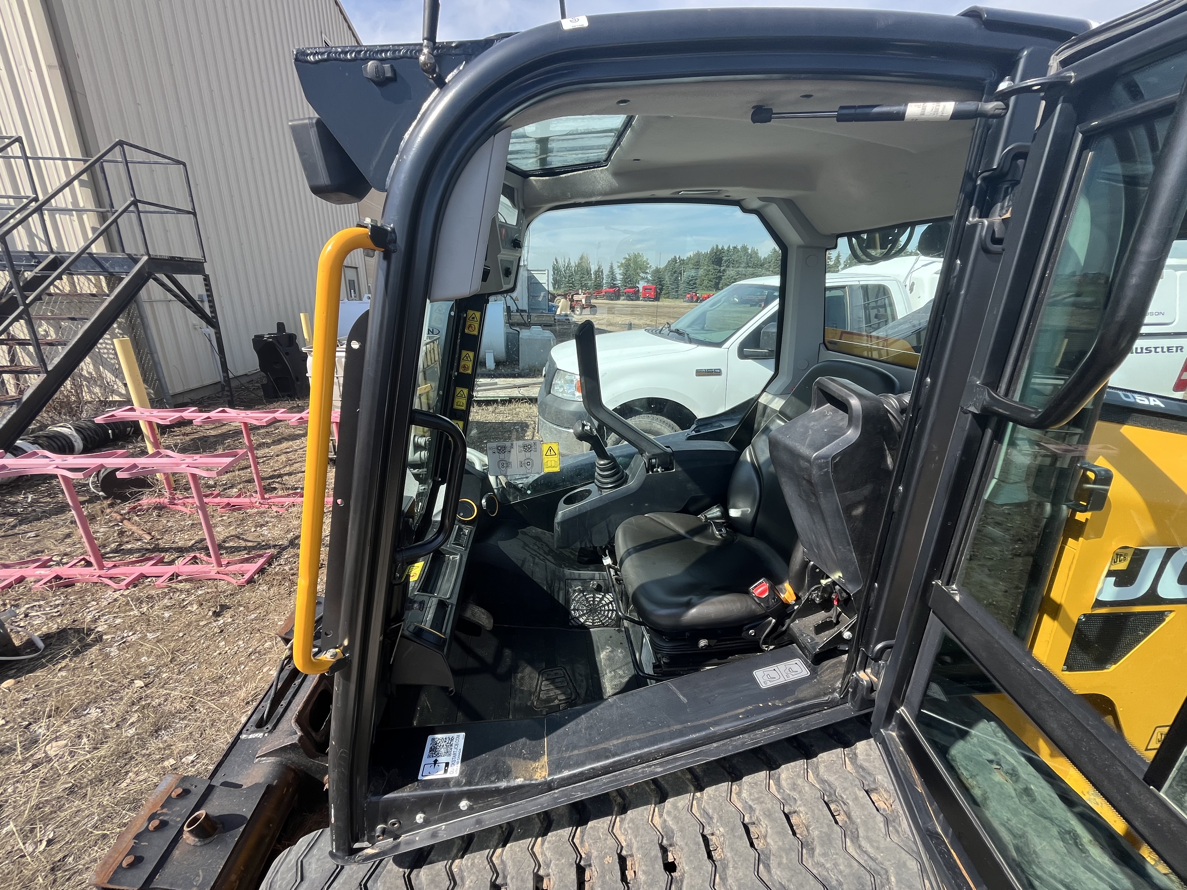 2022 JCB 270T Compact Track Loader