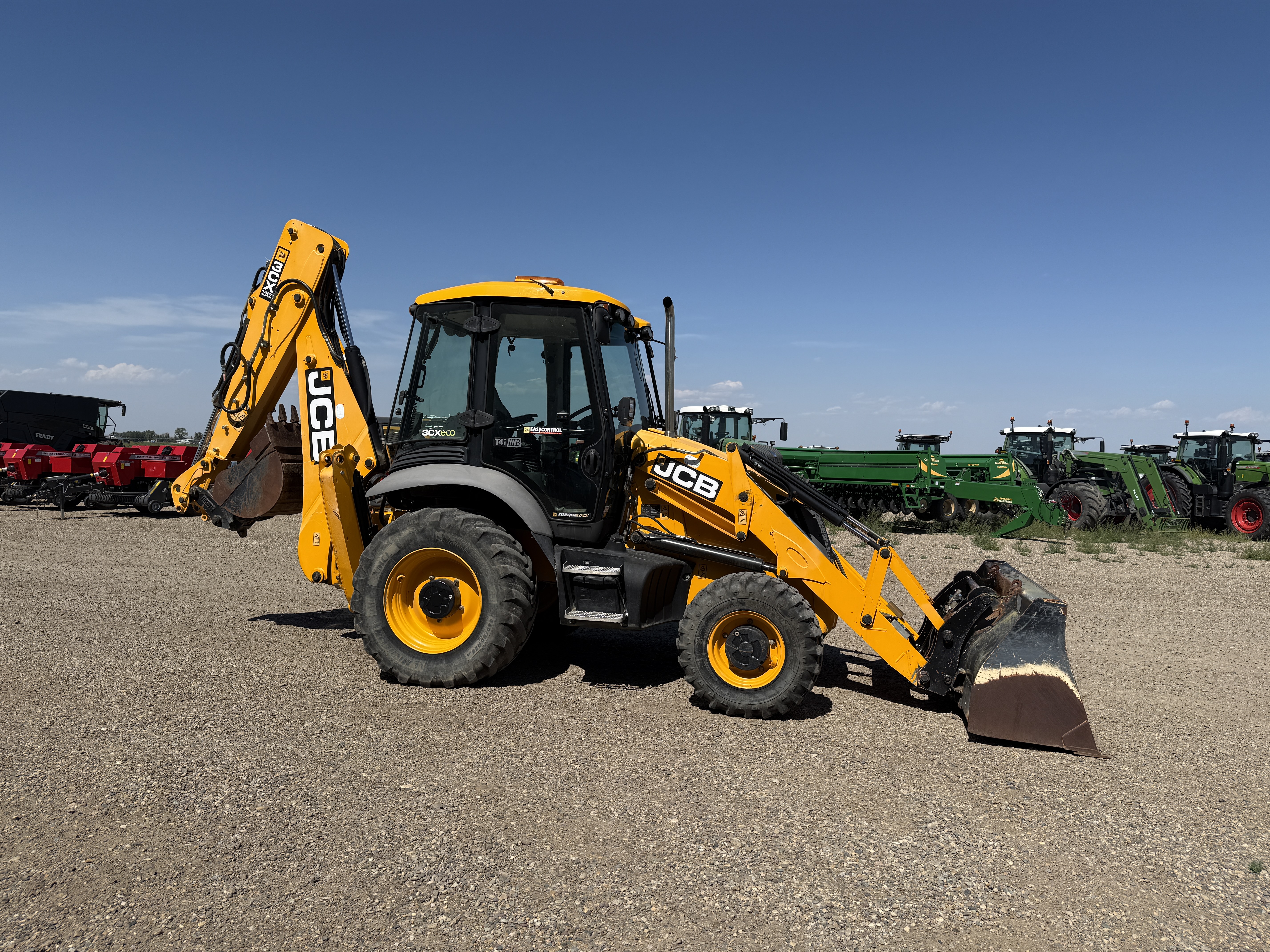 2019 JCB 3CX Tractor Loader Backhoe