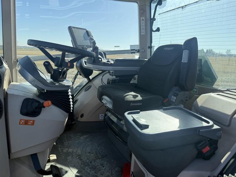 2021 Fendt 1042 Tractor