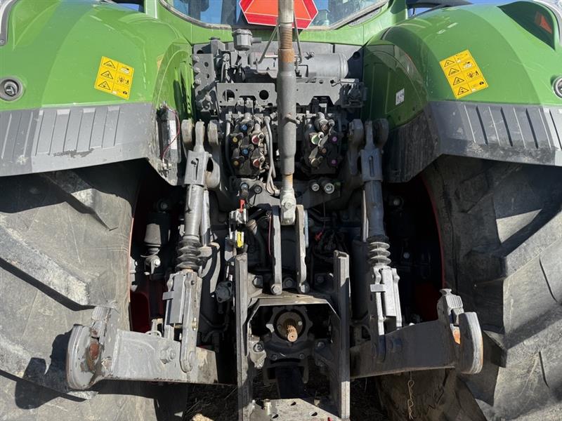 2021 Fendt 1042 Tractor