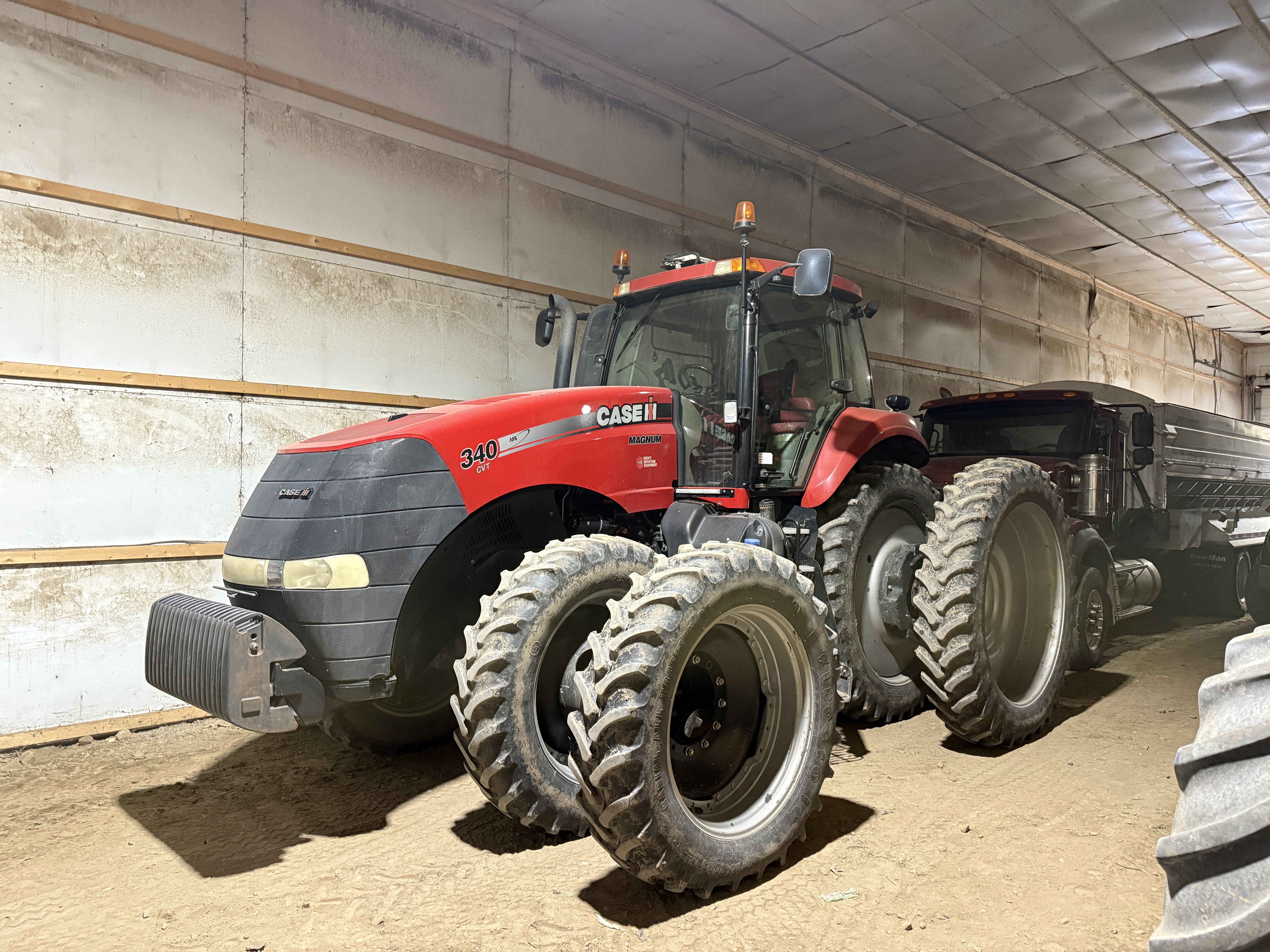 Case Magnum 340 Tractor