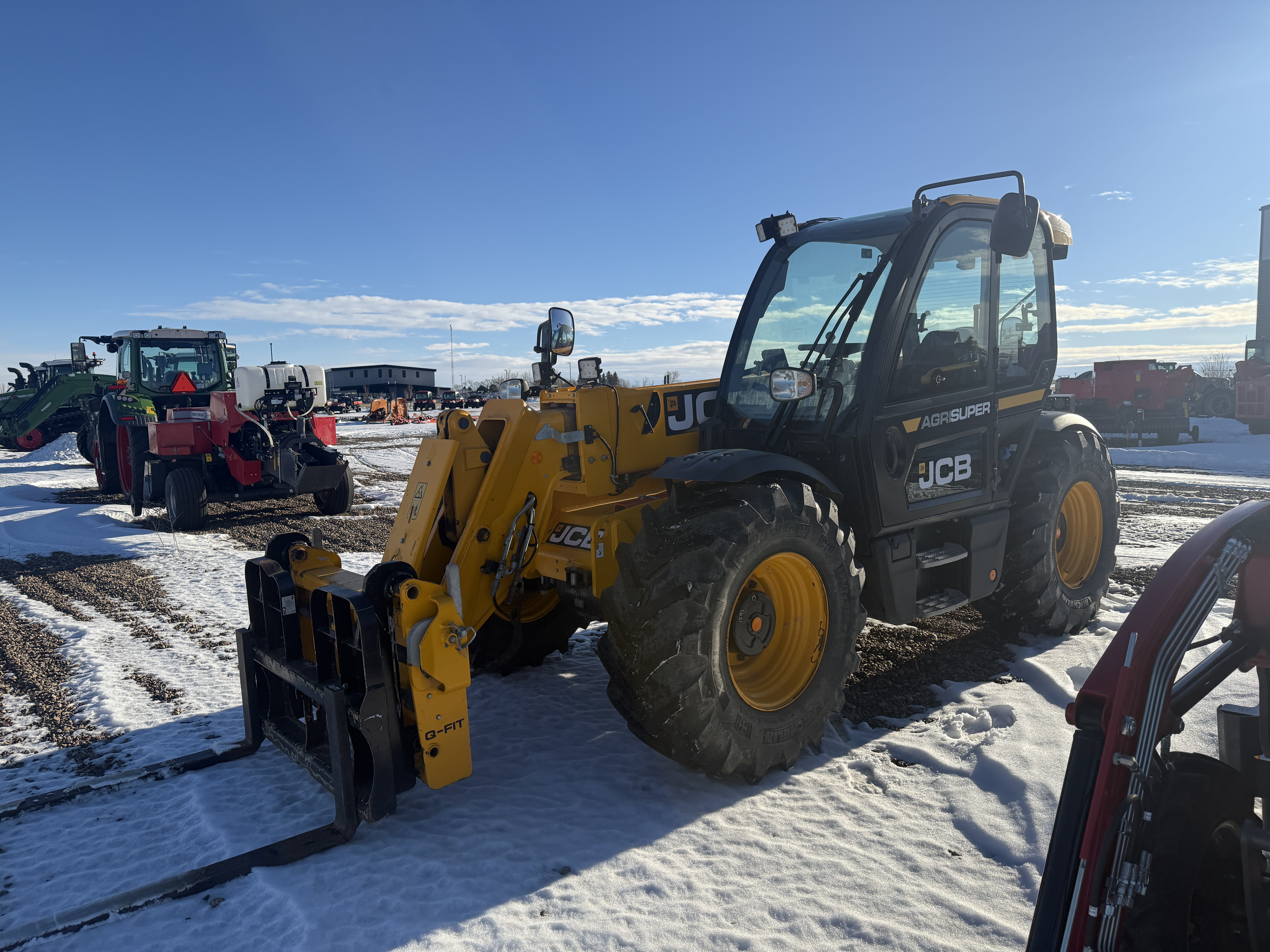 2022 JCB 542-70 Compact Track Loader