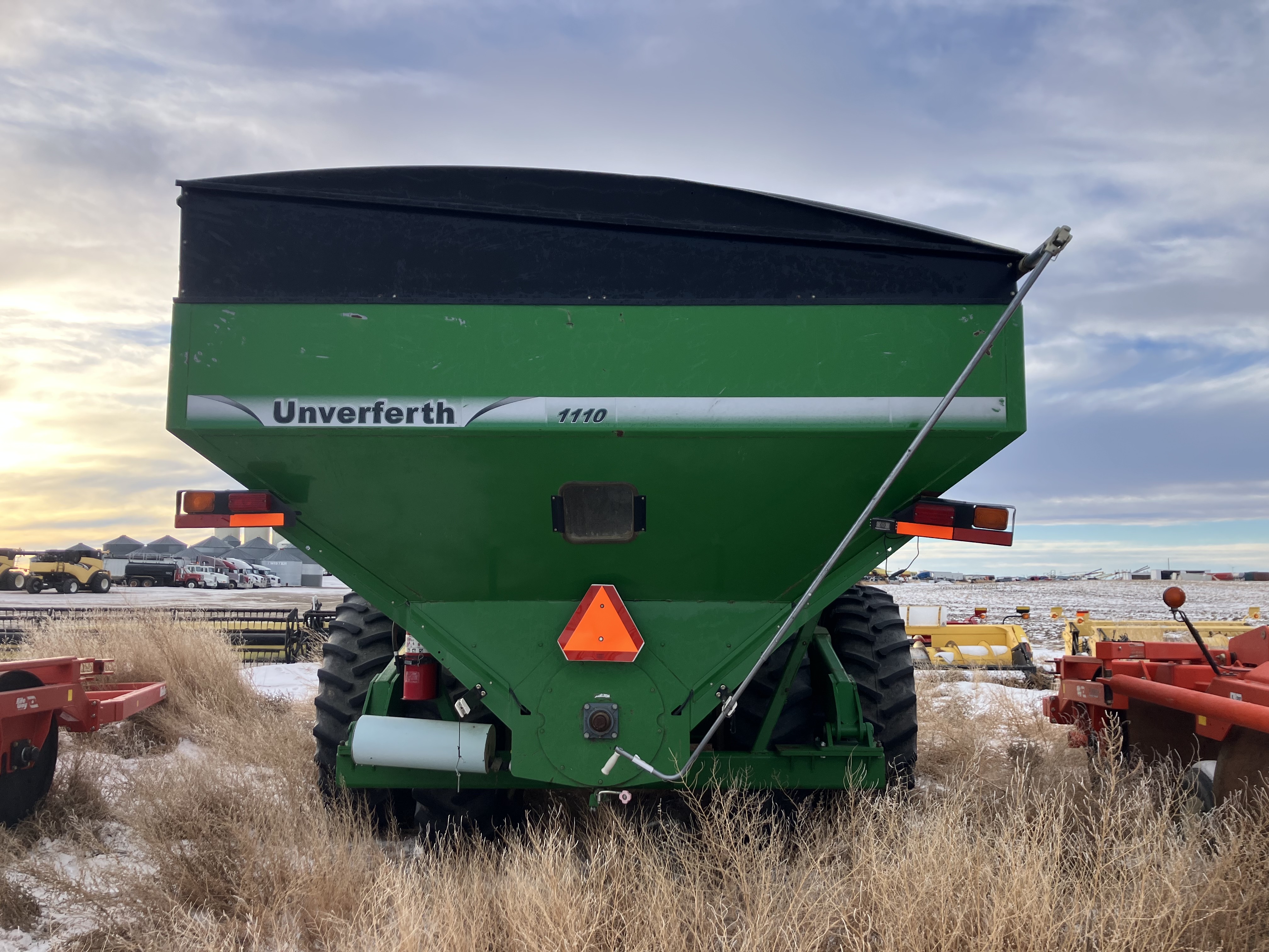 Unverferth 1100 Grain Cart