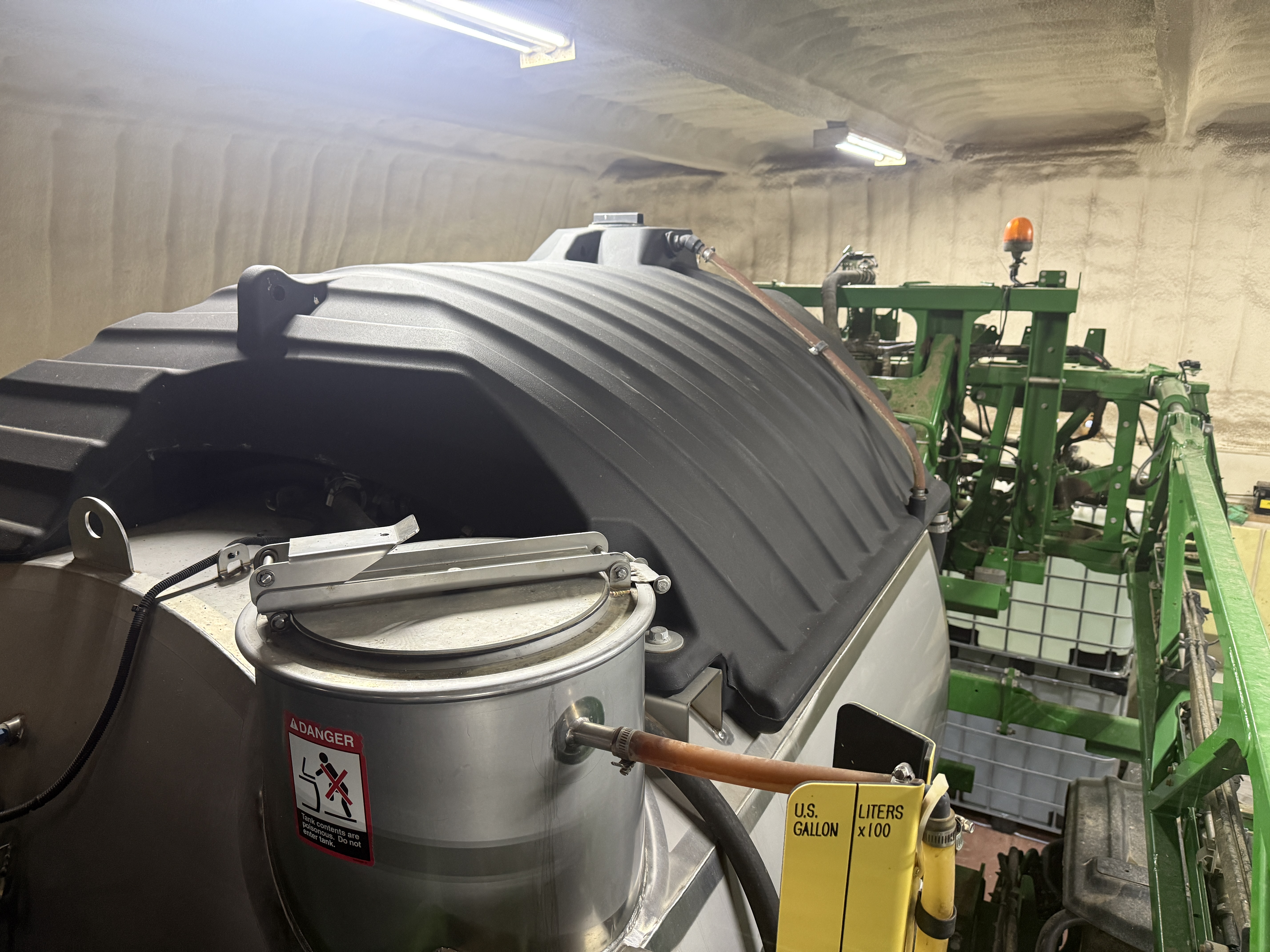 2017 John Deere R4045 Sprayer/High Clearance