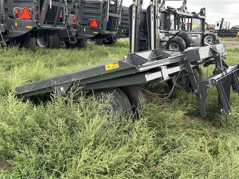 2022 Massey Ferguson AC25 Bale Accumulator