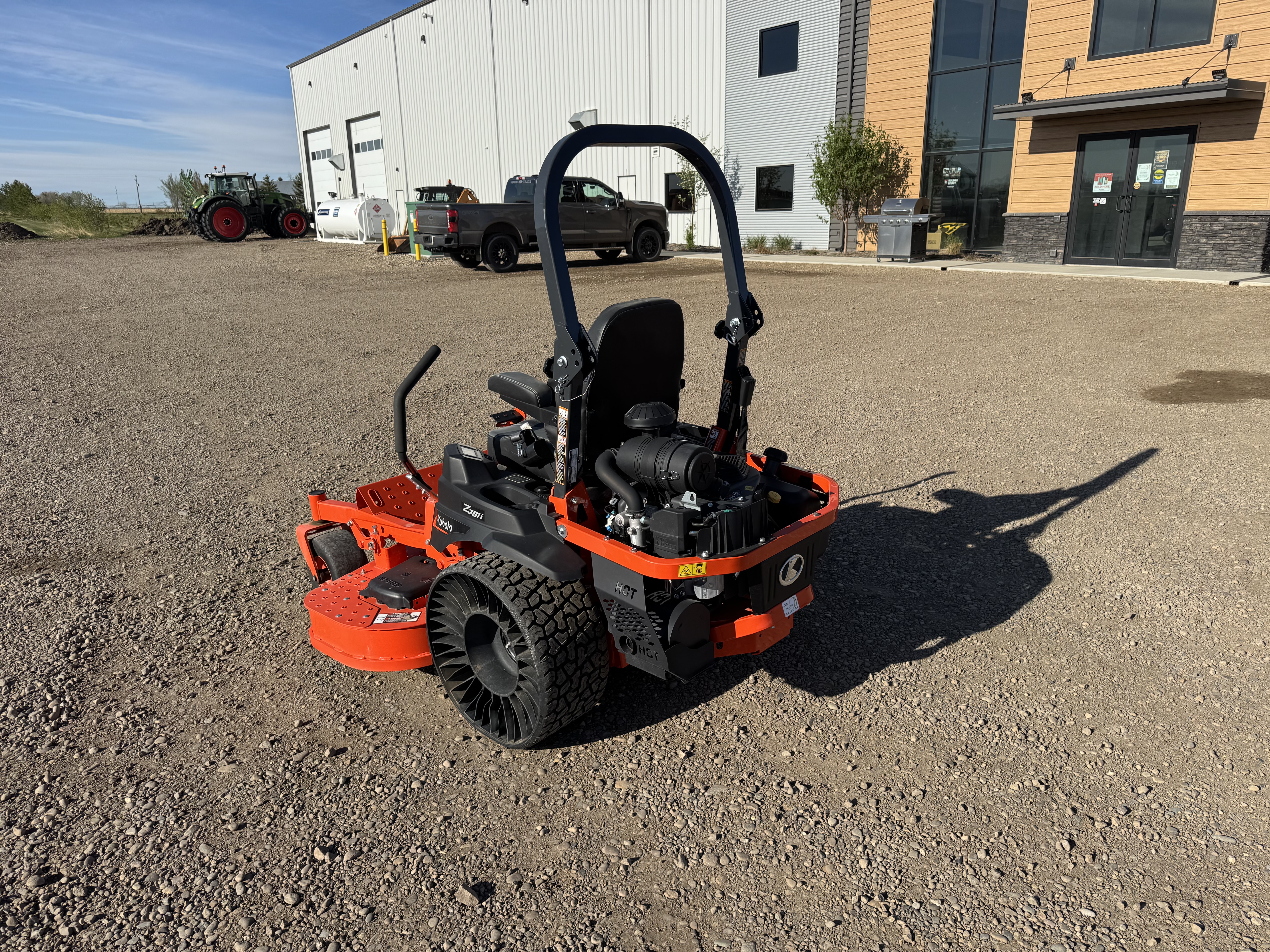 2023 Kubota Z700-3 Mower/Zero Turn