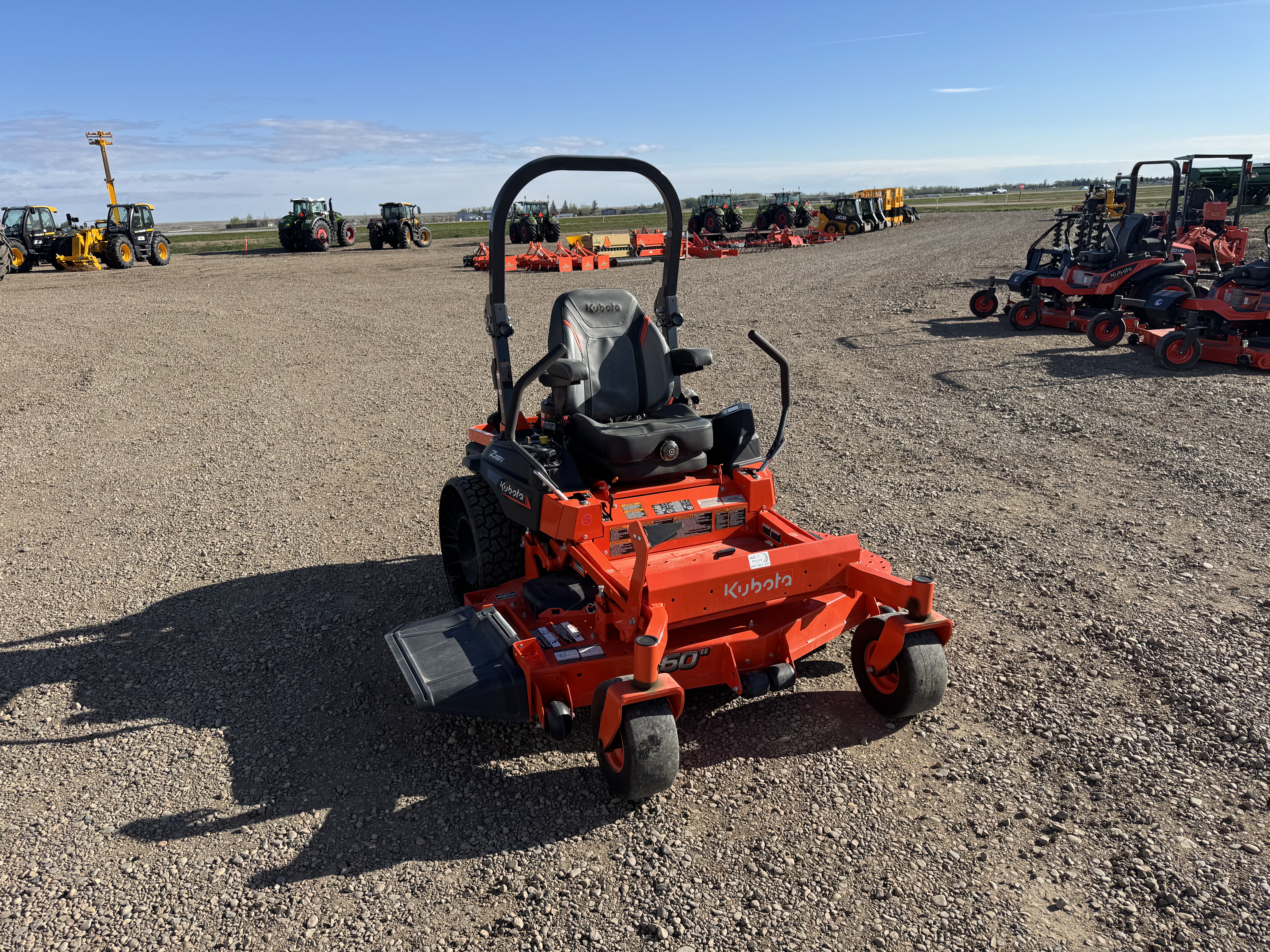 2023 Kubota Z700-3 Mower/Zero Turn