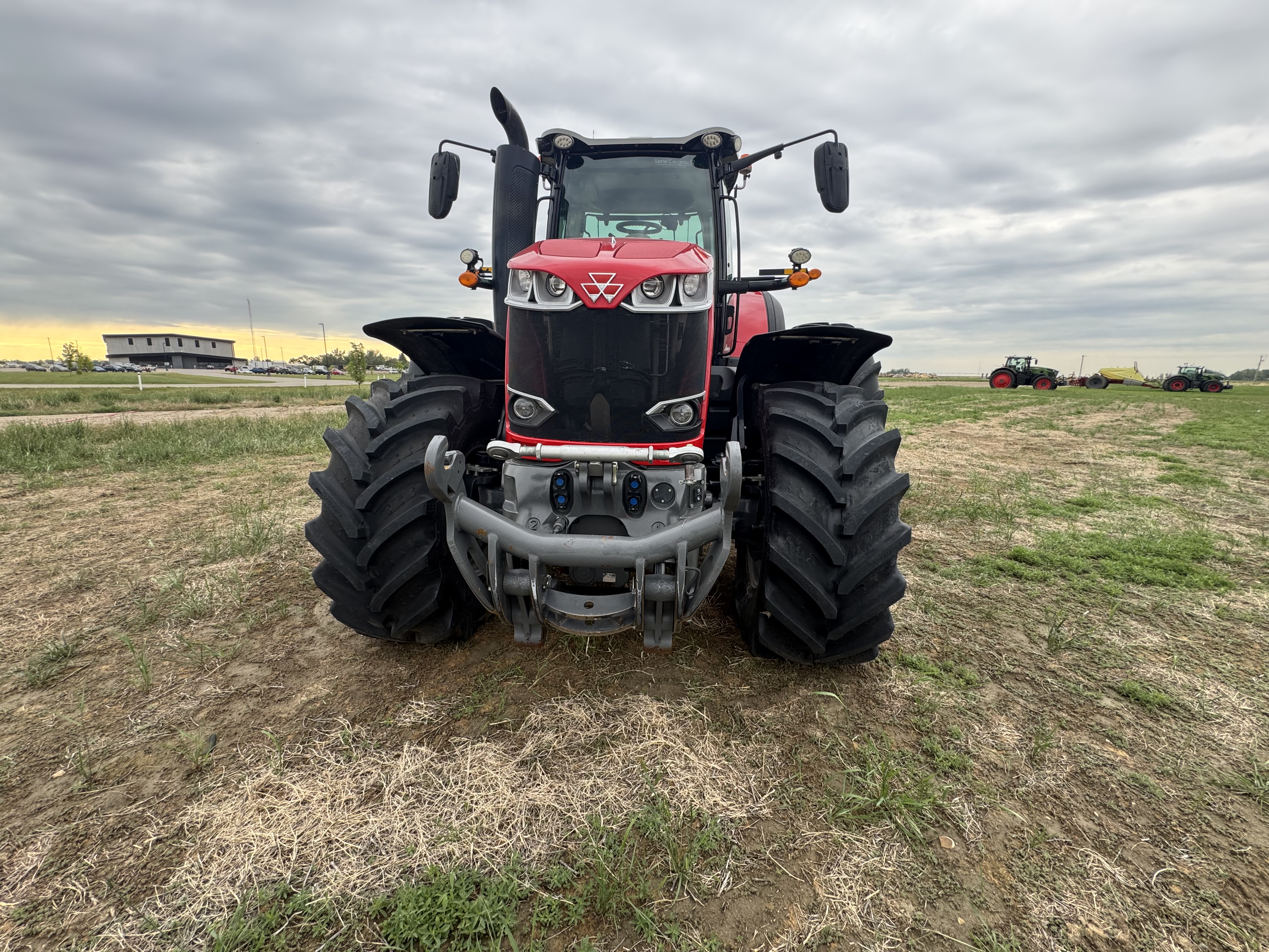 2018 Massey Ferguson 8727 Tractor