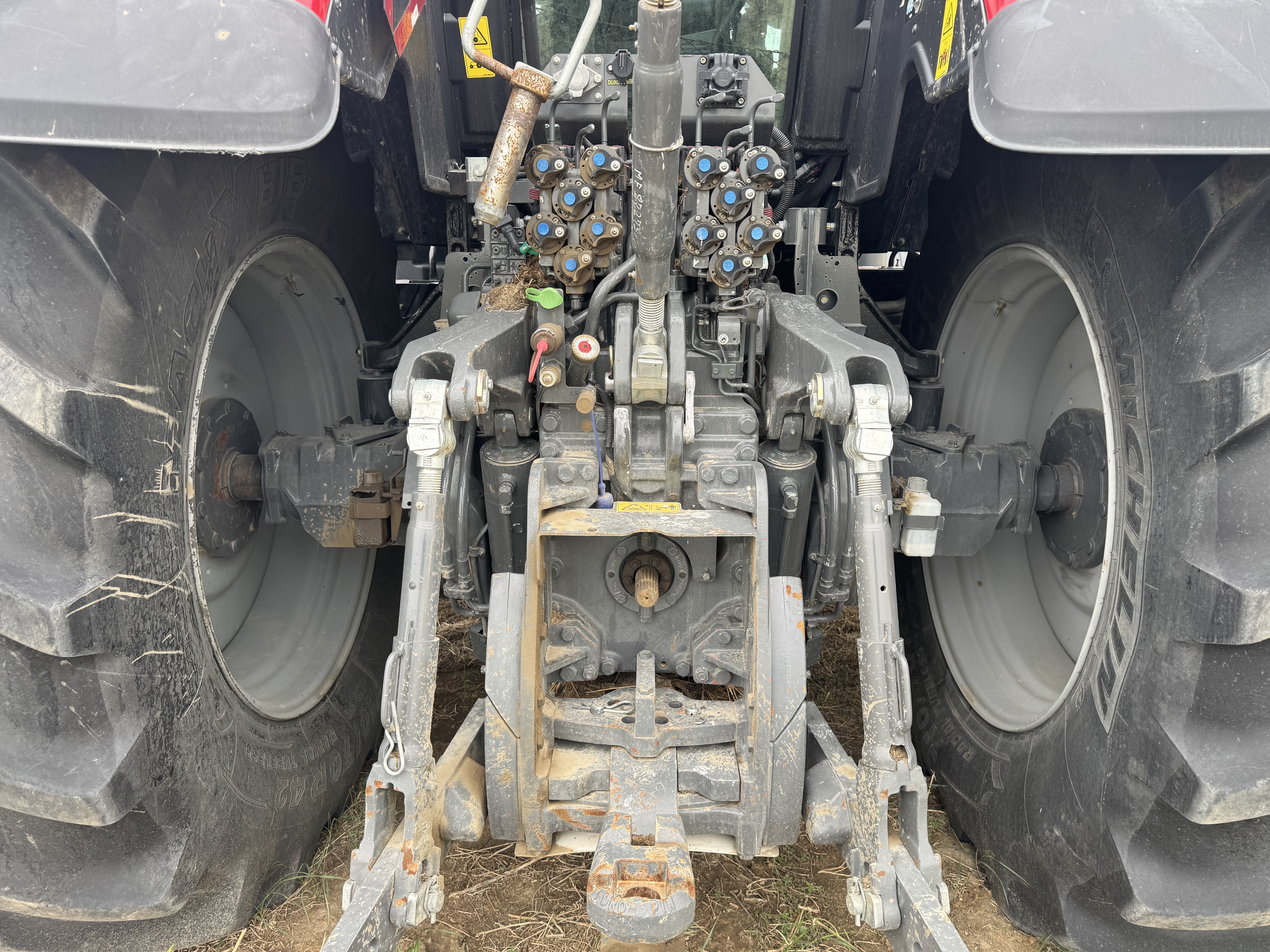 2018 Massey Ferguson 8727 Tractor