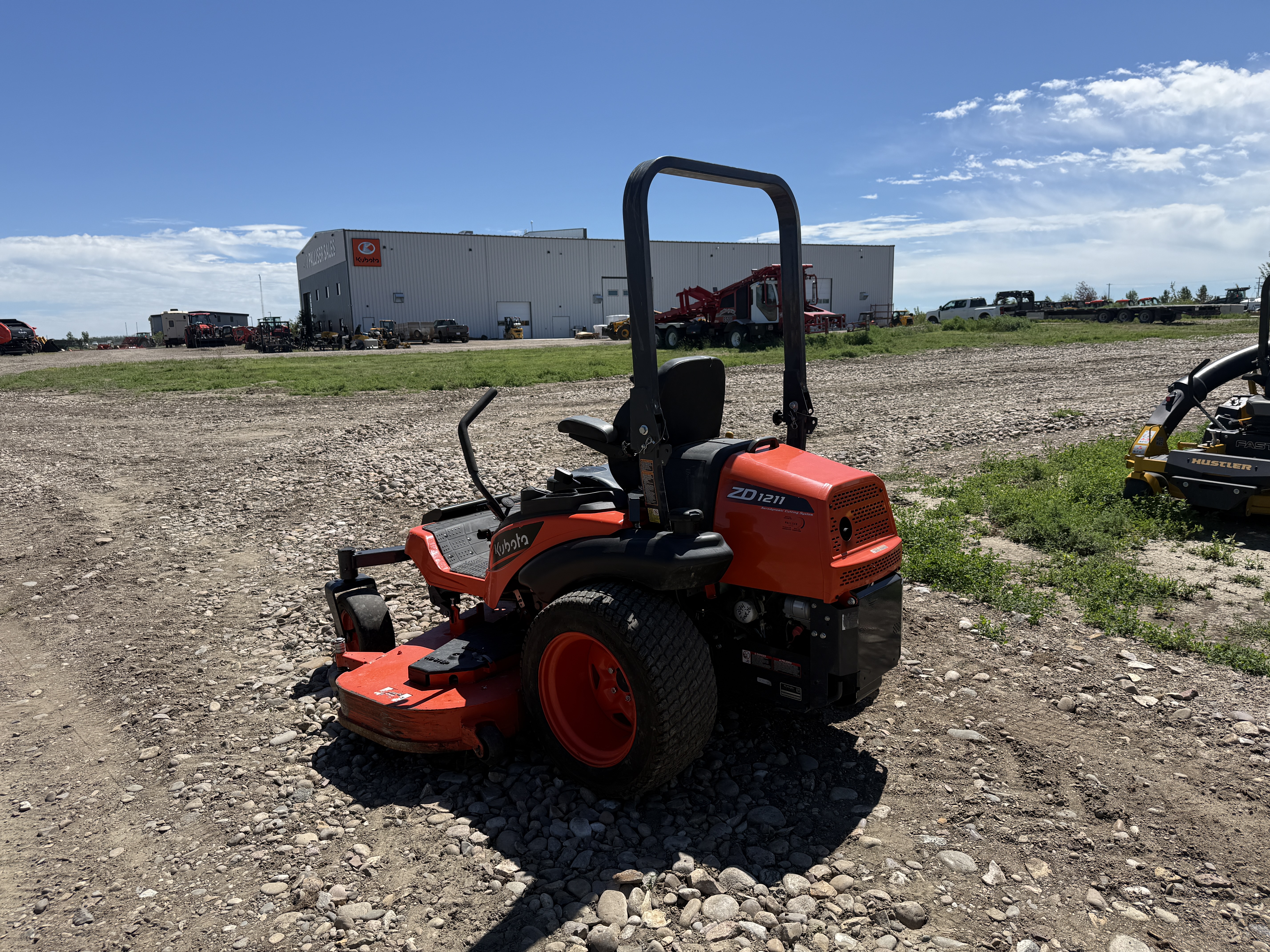 2020 Kubota ZD1211 Mower/Zero Turn